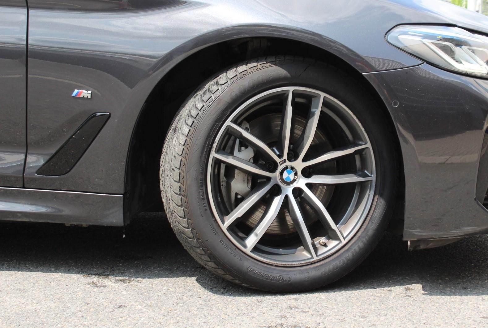 BMW Řada 5, 530d xDrive Sedan Mpaket CZ - fotka 6
