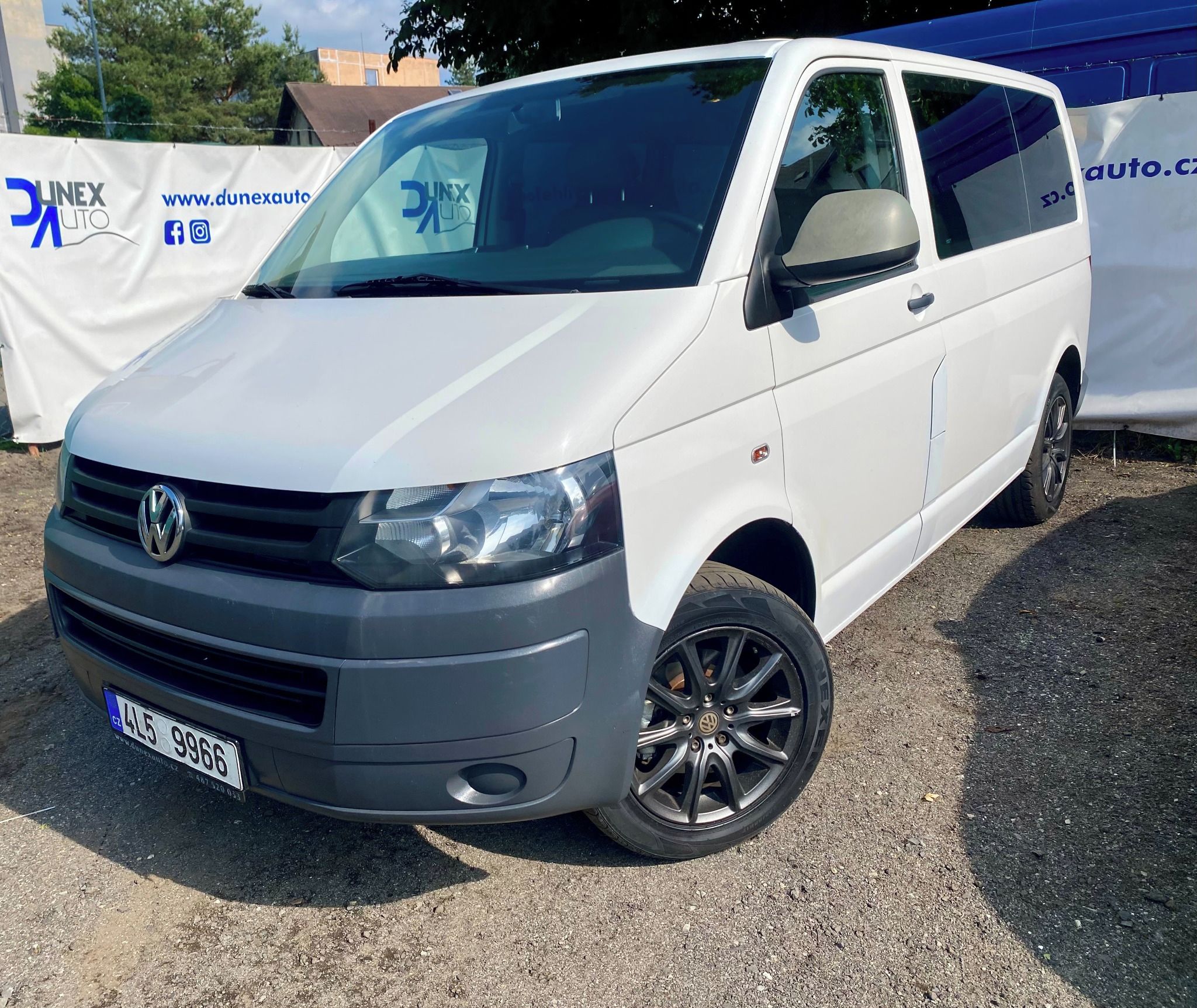 Volkswagen Transporter, 2.0 TDI, 103kW, 8místné - fotka 2