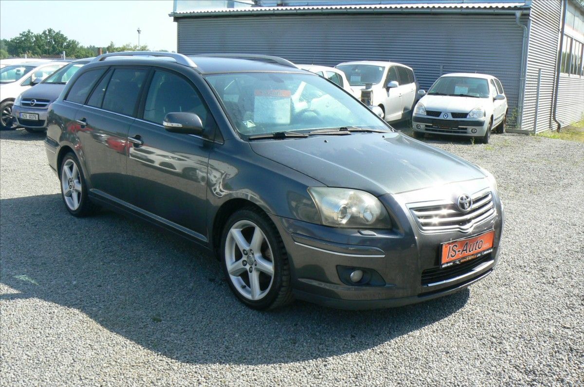 Toyota Avensis, 2,2 D4-D - fotka 2