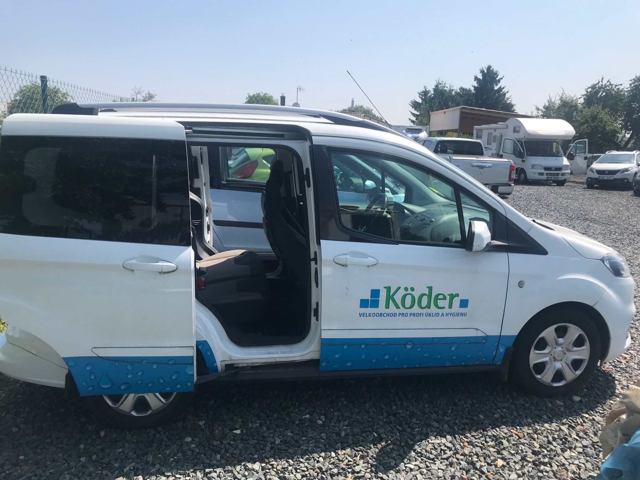 Ford Tourneo Courier, 1.0 EcoBoost 74 KW VADA MOTORU - fotka 4
