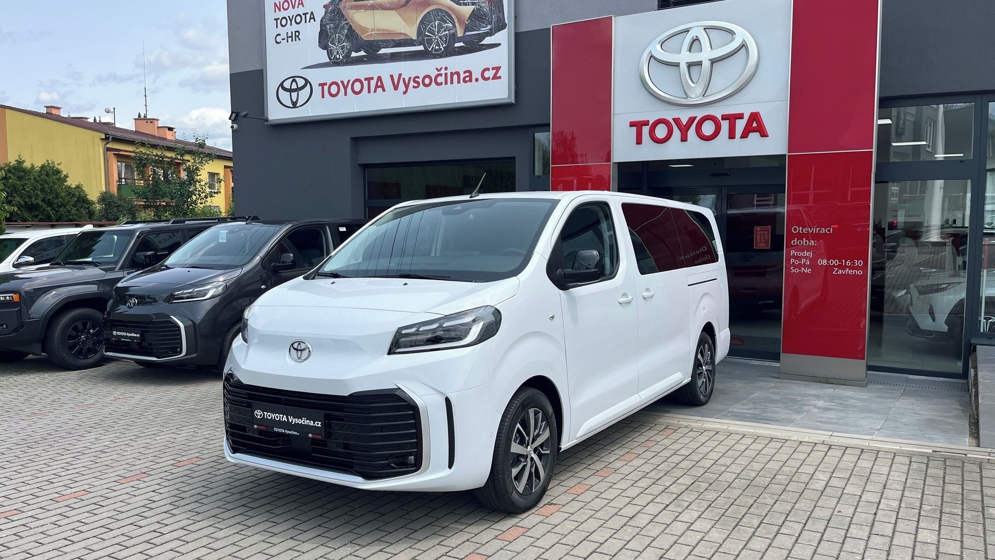Toyota Proace Verso, L2 2,0D 140PS Family 8míst - fotka 2