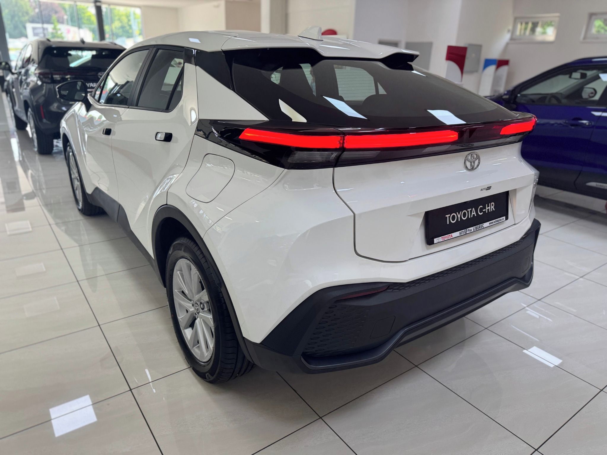 Toyota C-HR, 1,8 140 k Limited Edition - fotka 2