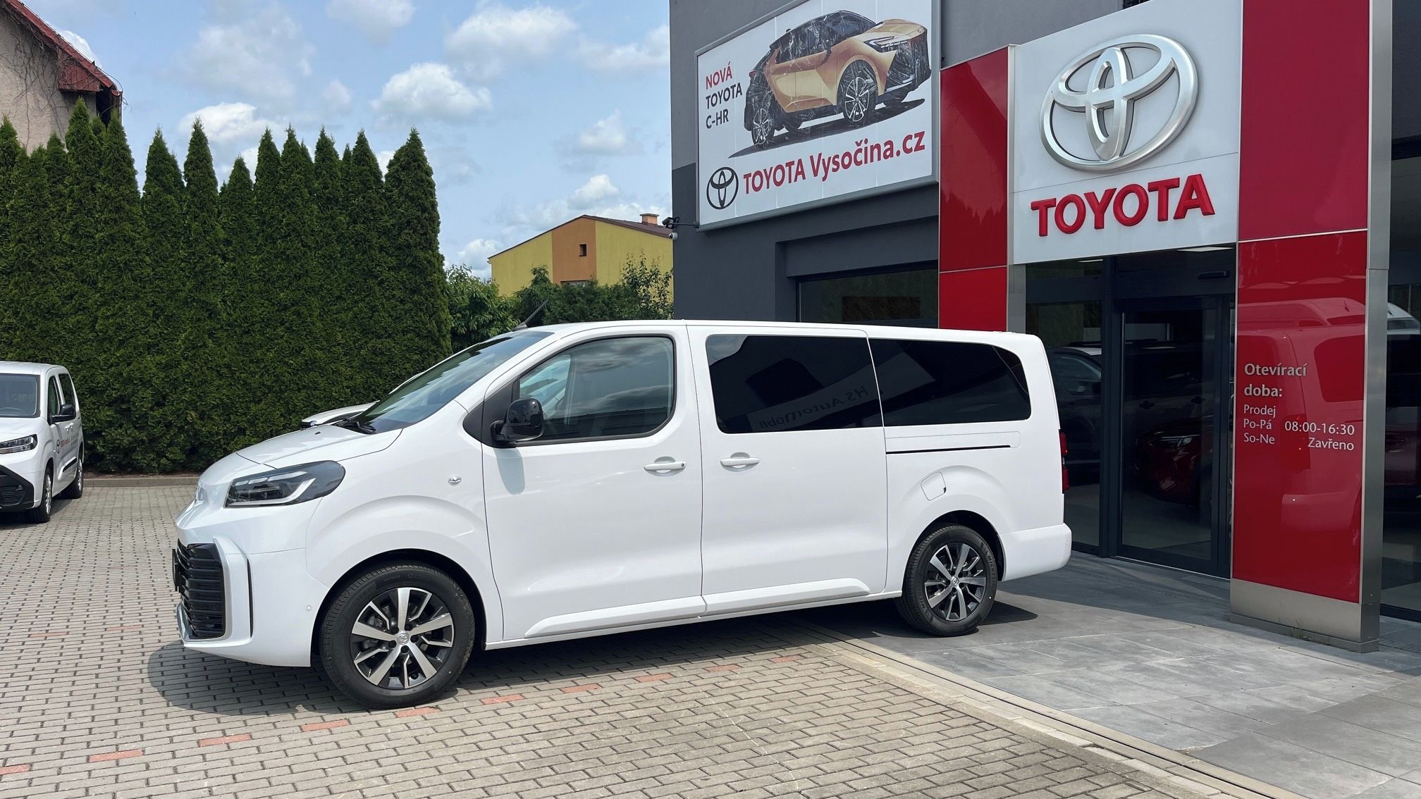 Toyota Proace Verso, L2 2,0D 140PS Family 8míst - fotka 3