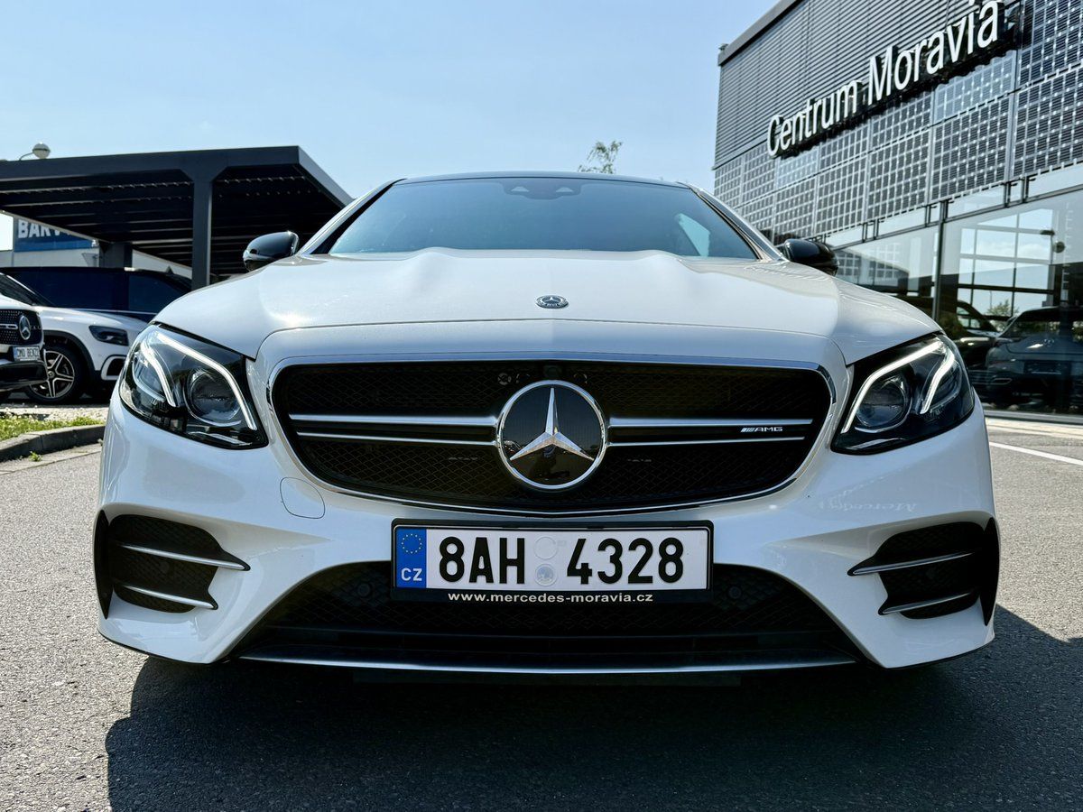 Mercedes-Benz Třídy E, 53 AMG 4MATIC+ kupé - fotka 2