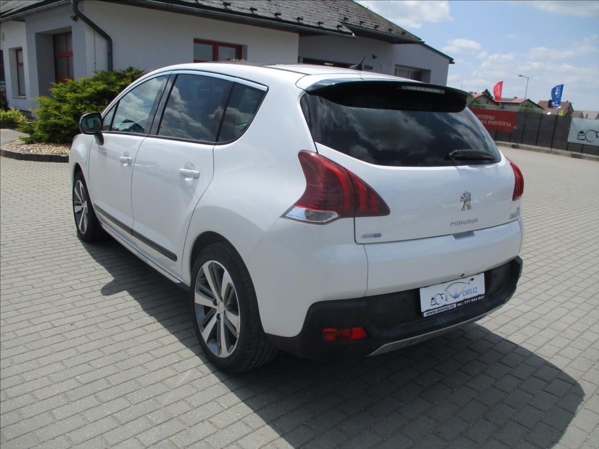 Peugeot 3008, 2,0 Hybrid 4x4 Allure Pano HUD - fotka 3