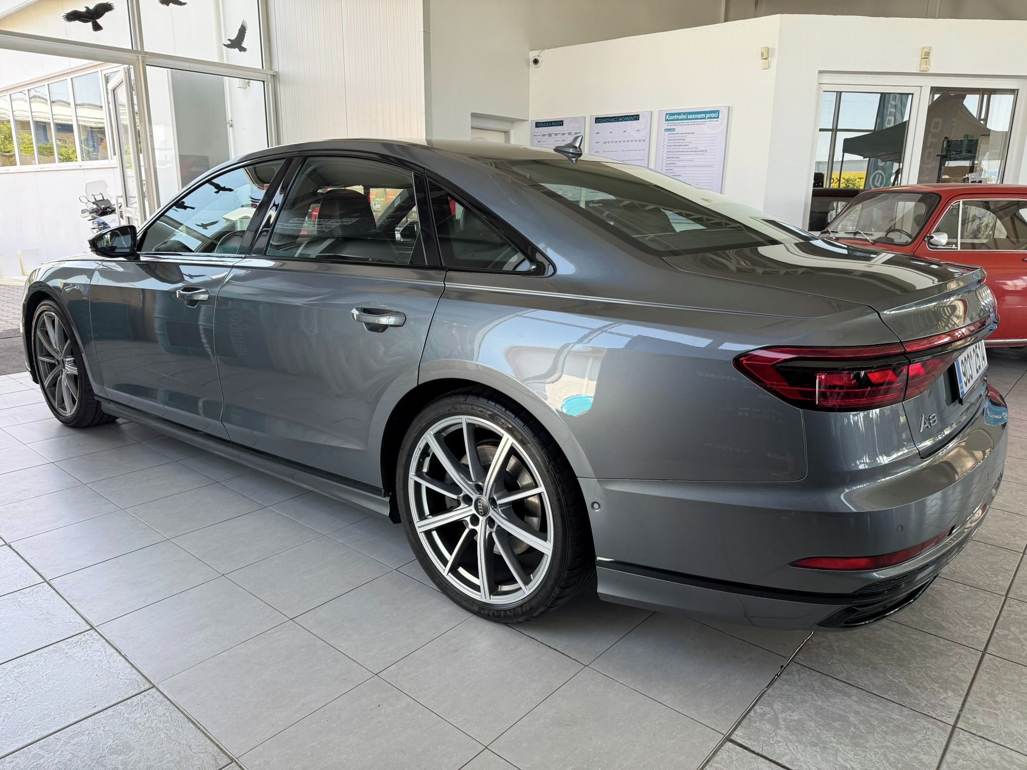Audi A8, 60 TDI V8 Quattro DPH - fotka 4
