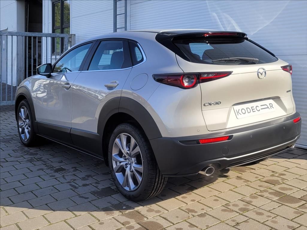 Mazda CX-30, 2,5 e-Skyactiv G140k 6MAN 4x2 - fotka 4