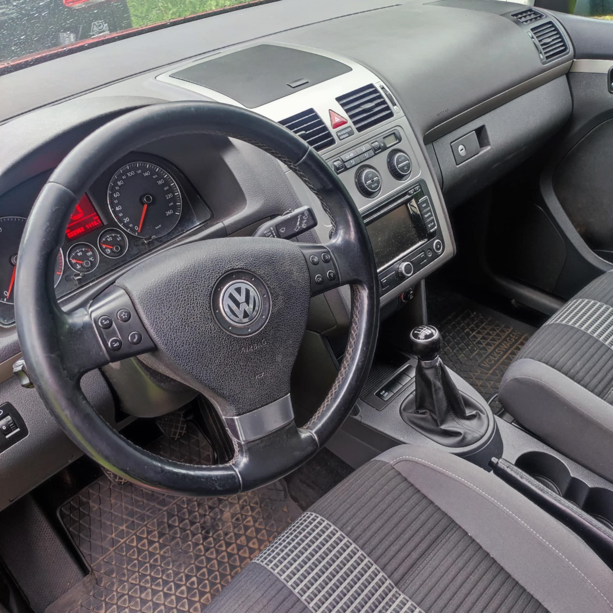 Volkswagen Touran, 2.0Tdi 103KW SUPER VÝBAVA TOP - fotka 5