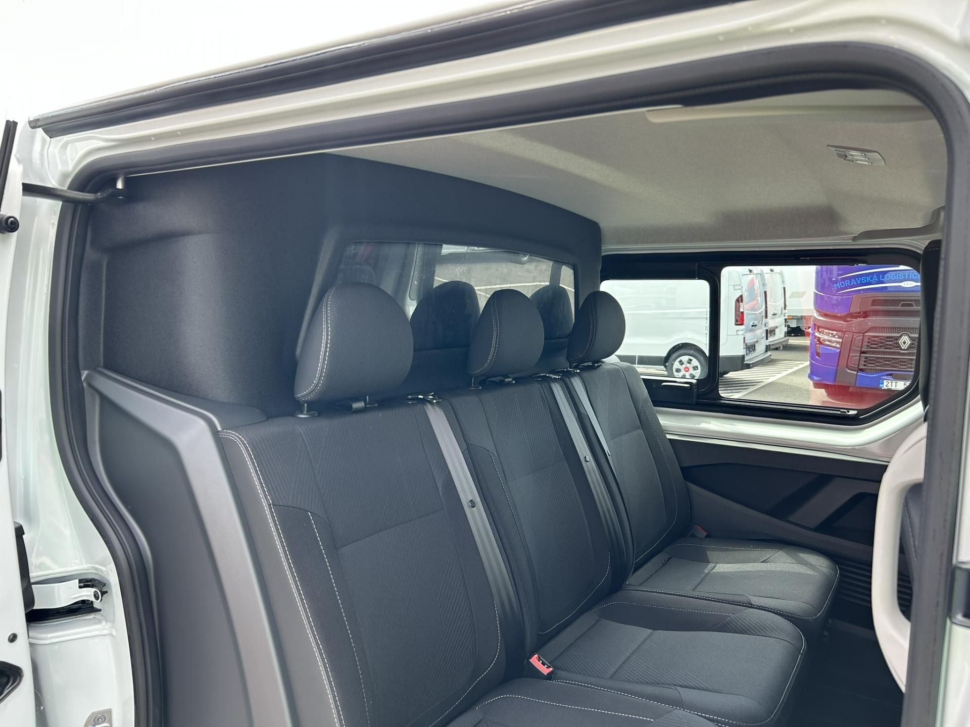 Renault Trafic, CREW VAN L2H1 150k RED 6 míst - fotka 5