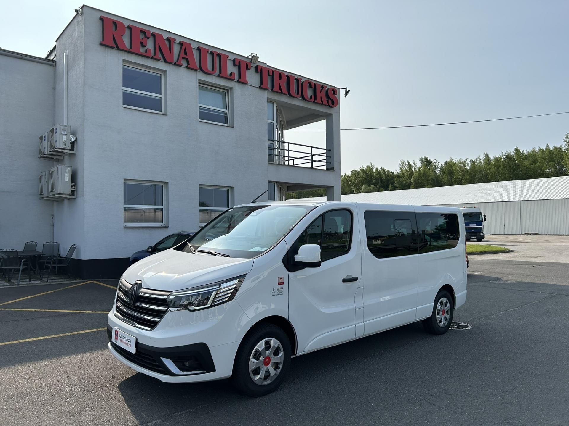 Renault Trafic, COMBI L2H1 150k RED 9 míst - fotka 2