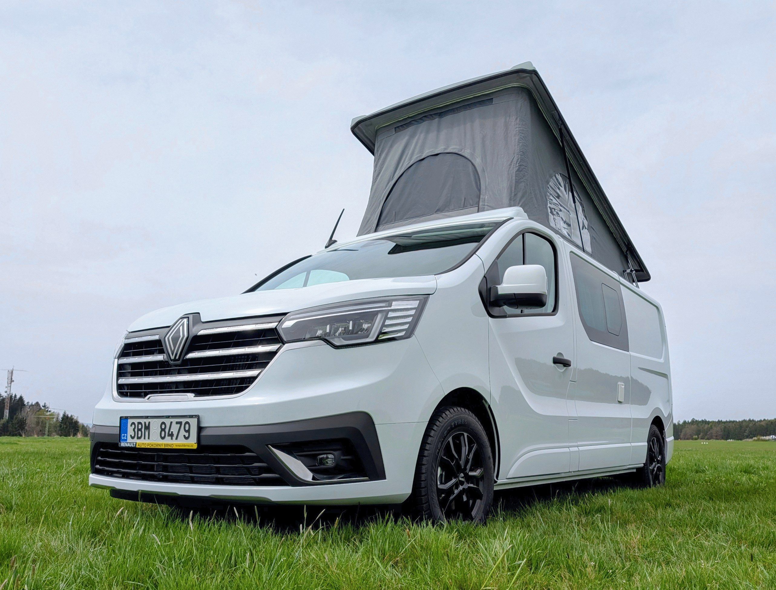 Renault Trafic, Long Weekend by KRS