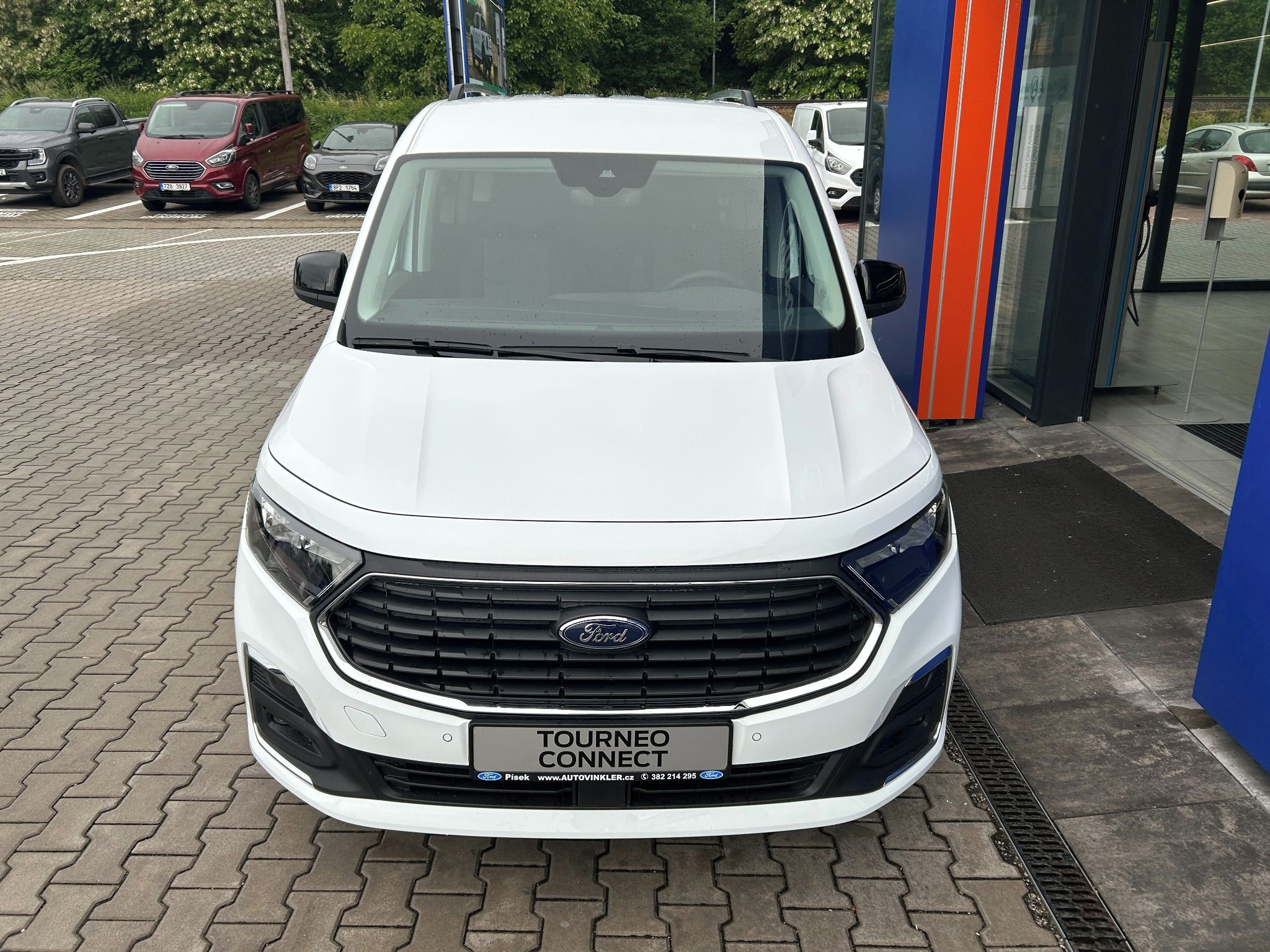 Ford Tourneo Connect, 1.5 Ecoboost 85kW AT Titanium - fotka 2