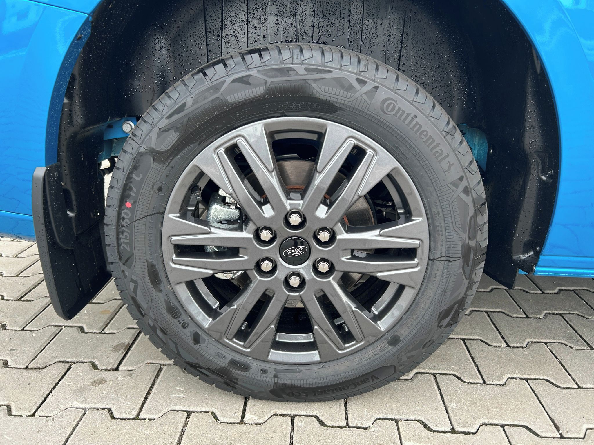 Ford Tourneo Custom, Titanium L2 2.0 EcoBlue 110 kW - fotka 4