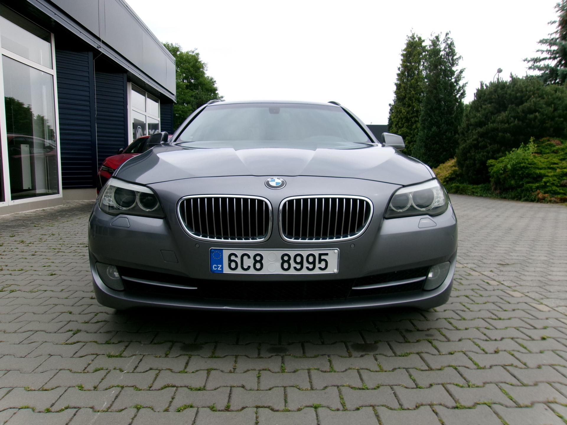 BMW Řada 5, 520d combi - fotka 4