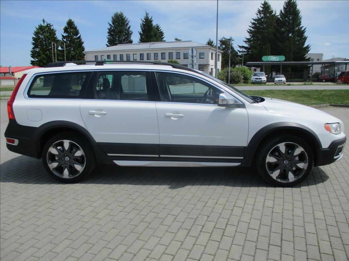 Volvo XC70, 2,4 D4 CROSSCOUNTRY AWD GPS XE - fotka 5