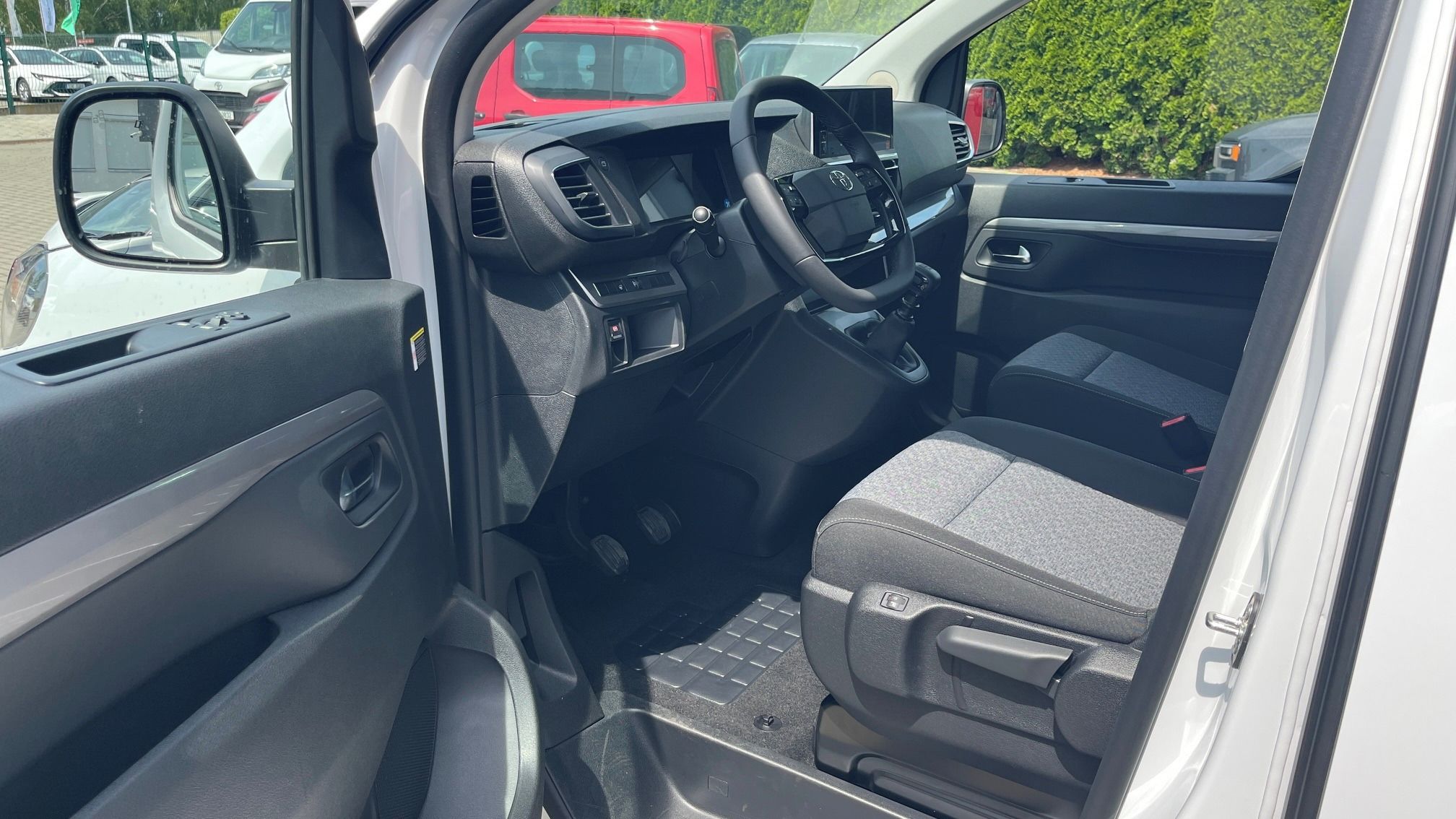 Toyota Proace Verso, L1 2,0D 140PS Family 8míst - fotka 6