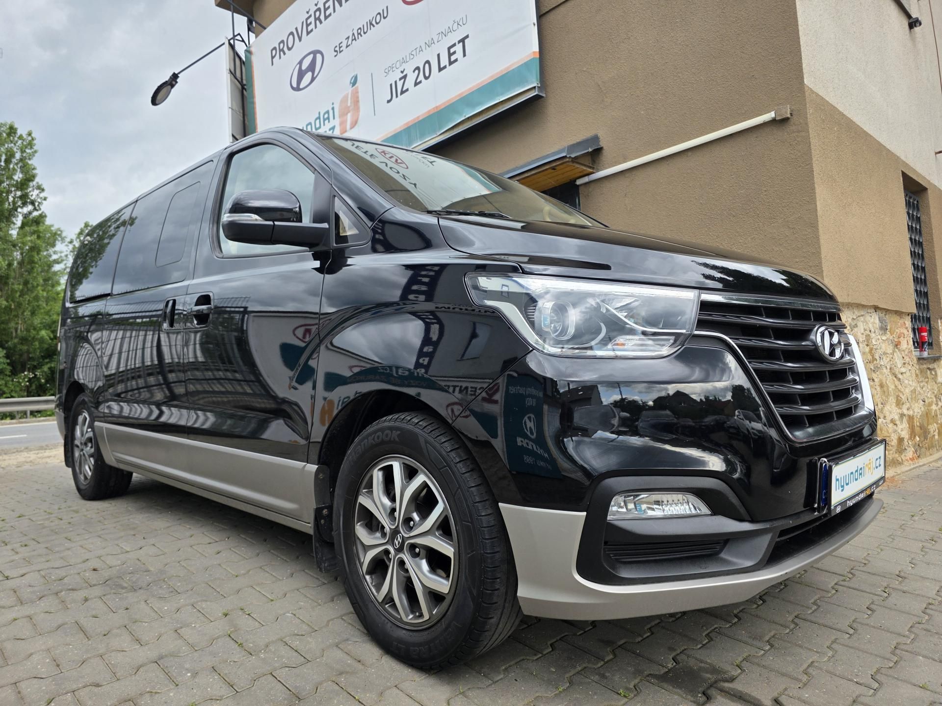 Hyundai H 1, 2.5-9míst-MAX.výbava-TOP stav - fotka 2