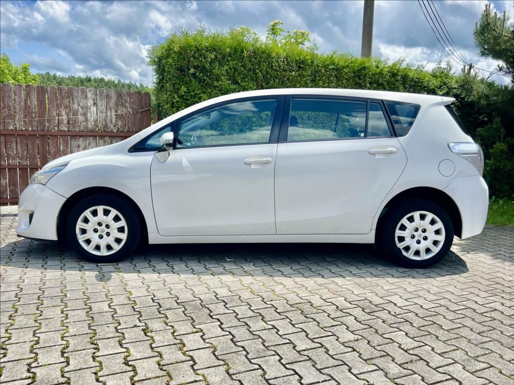 Toyota Verso, 1,6 KLIMA - fotka 2