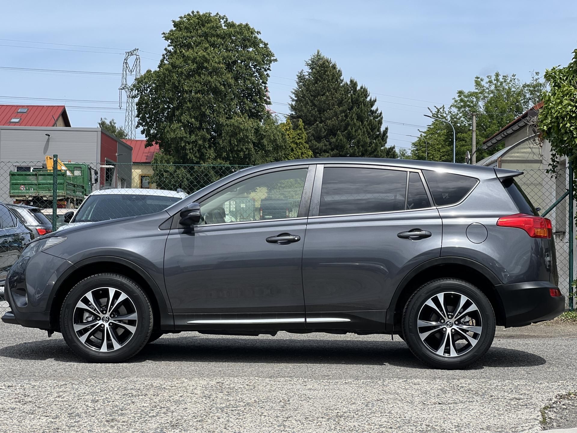 Toyota Rav4, 2.0D D4D 4x4 KAMERA TEMPOMAT - fotka 4
