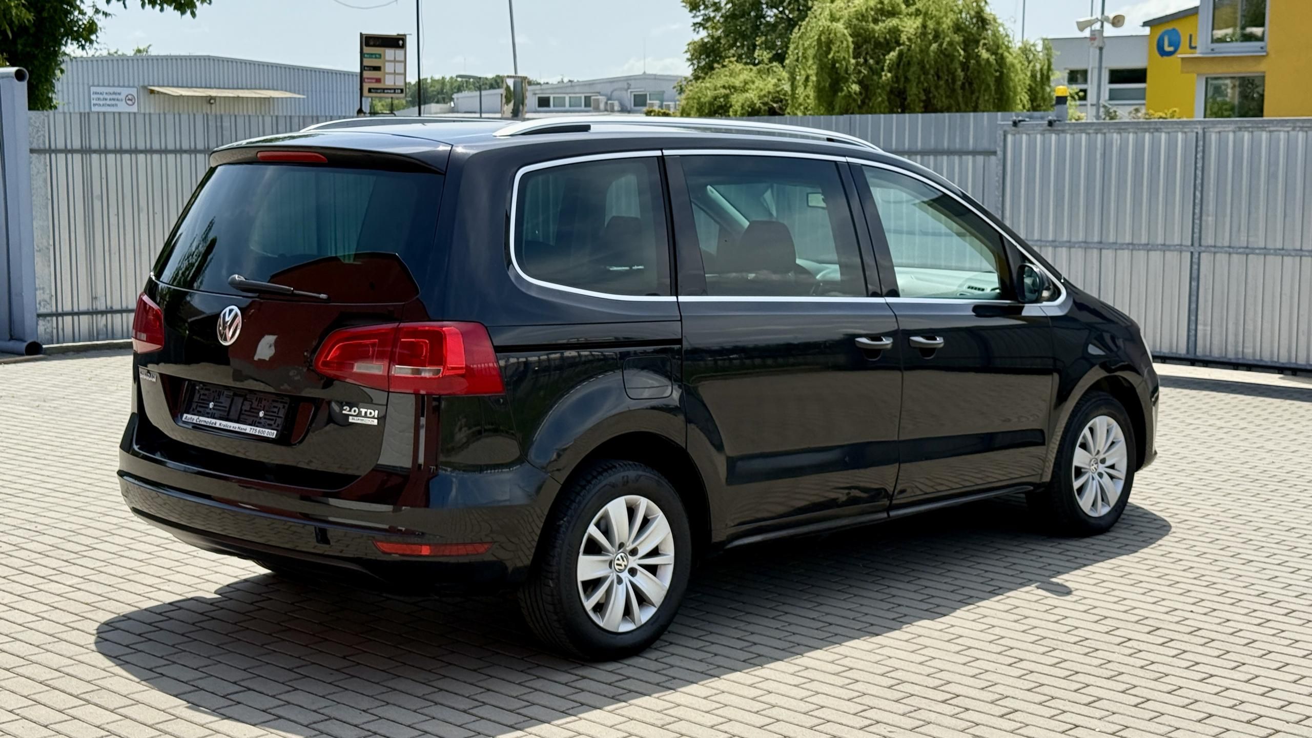 Volkswagen Sharan, 2.0TDi*103kW*7MÍST*BLUE-MOTION - fotka 4