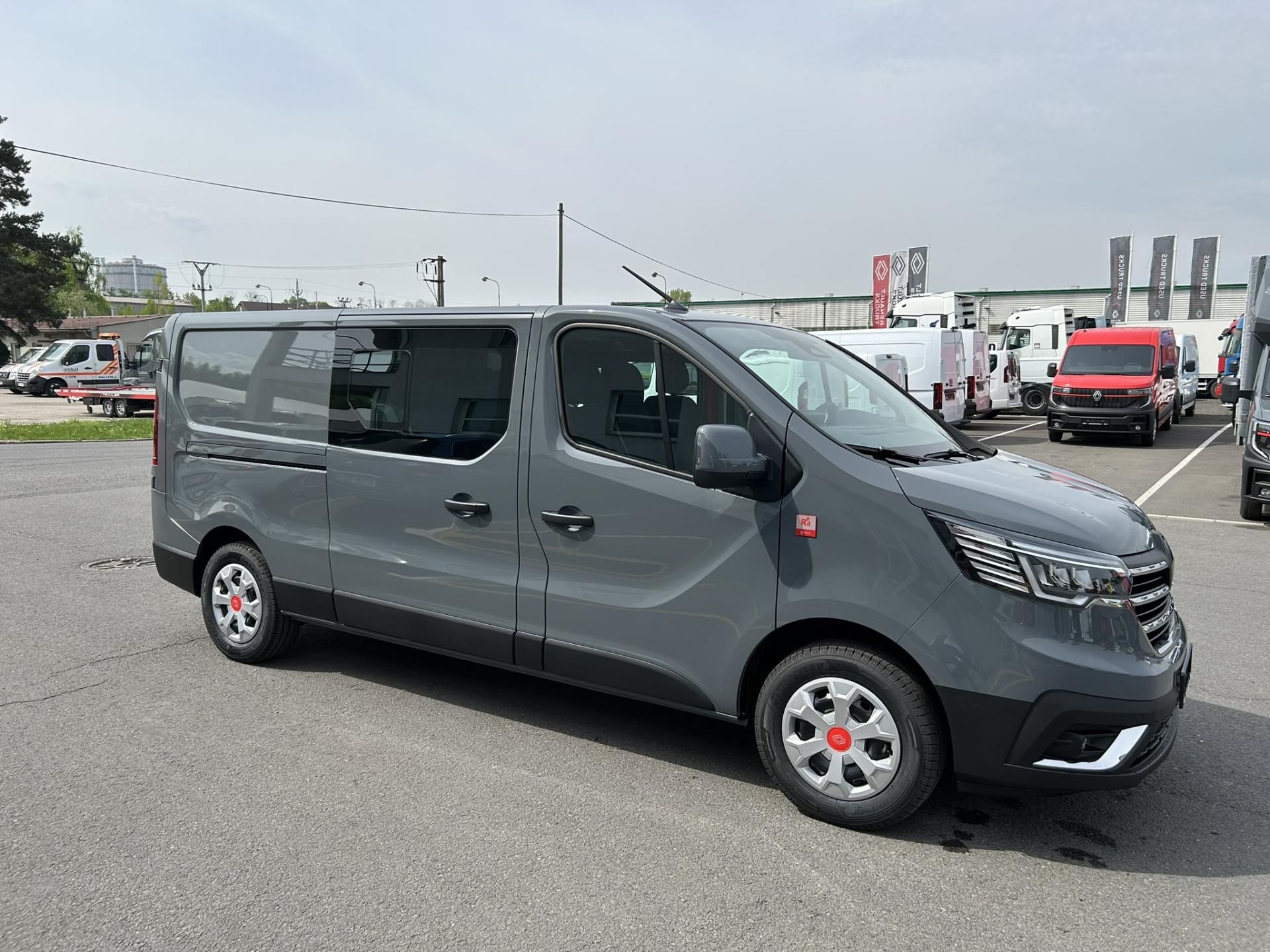 Renault Trafic, CREW VAN L2H1 150k RED 6 MÍST - fotka 3