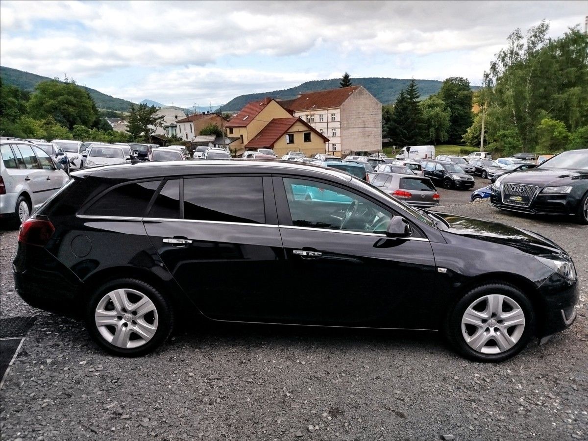 Opel Insignia, 2,0 CDTi 120kW, VELICE PĚKNÝ - fotka 6