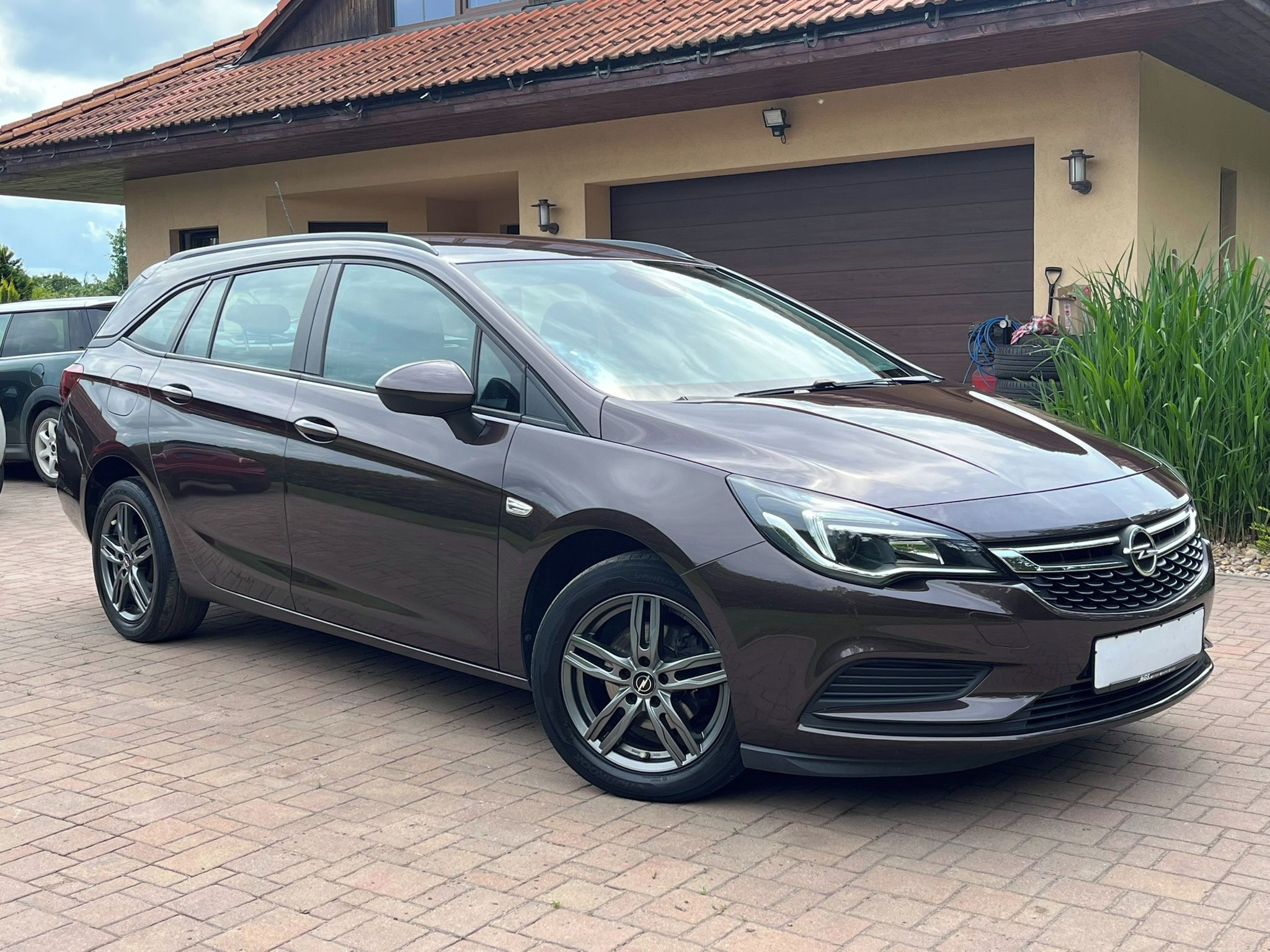 Opel Astra, 1.4T 92kW Tempomat Serviska