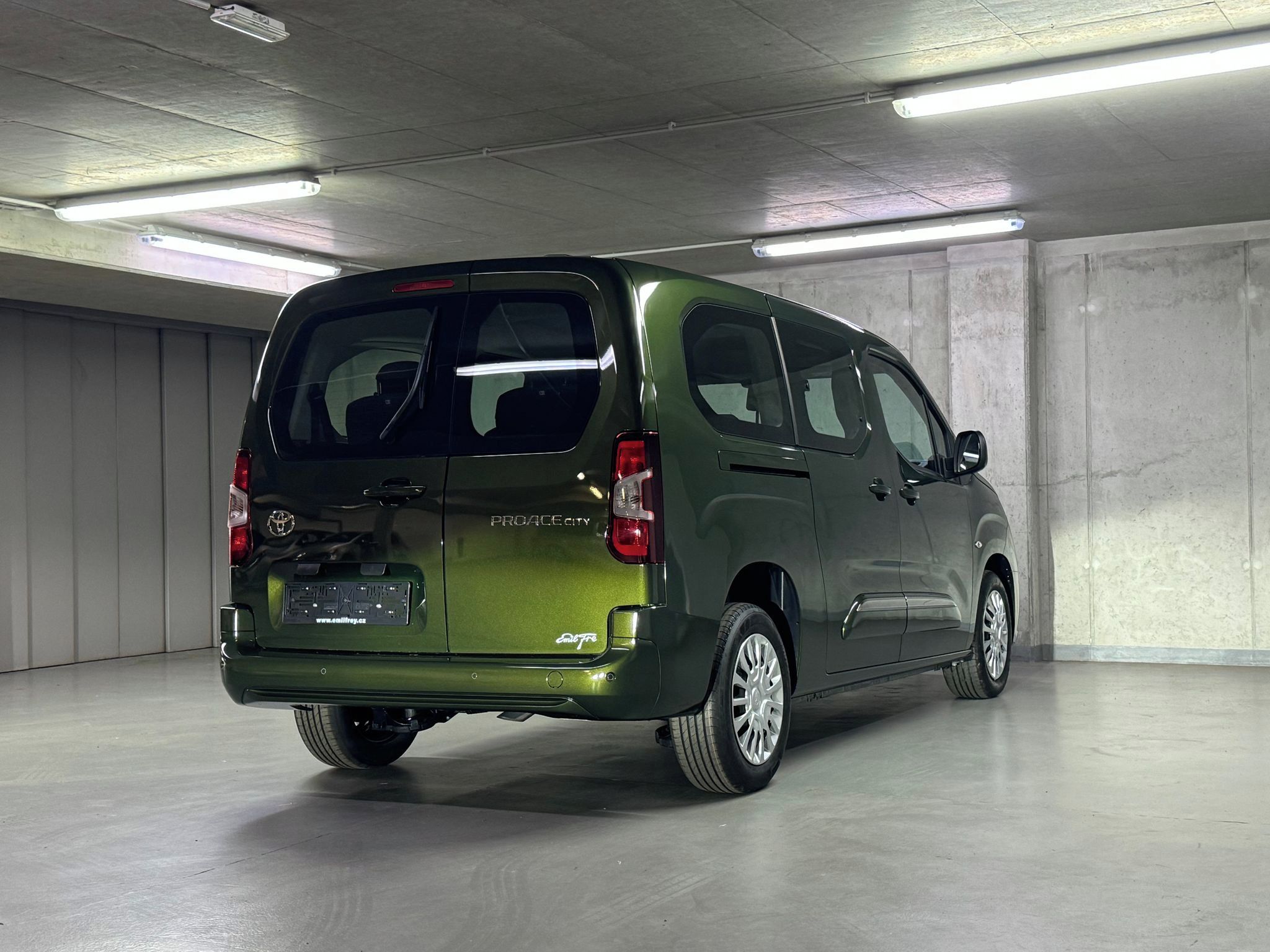 Toyota Proace City Verso, Business 1,2 Long 7 míst - fotka 4