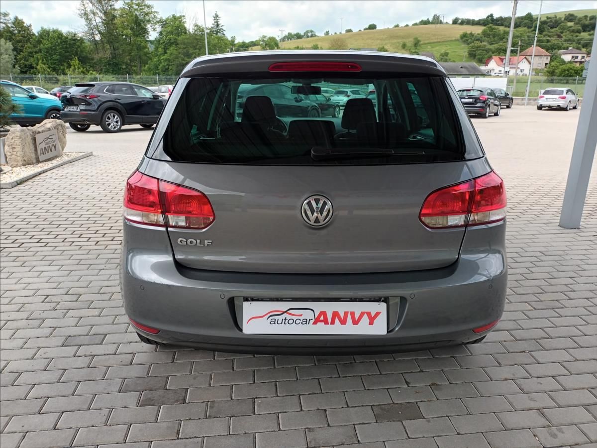 Volkswagen Golf, 1,2 TSI,SERVIS,VÝHŘEV,PARKING - fotka 6