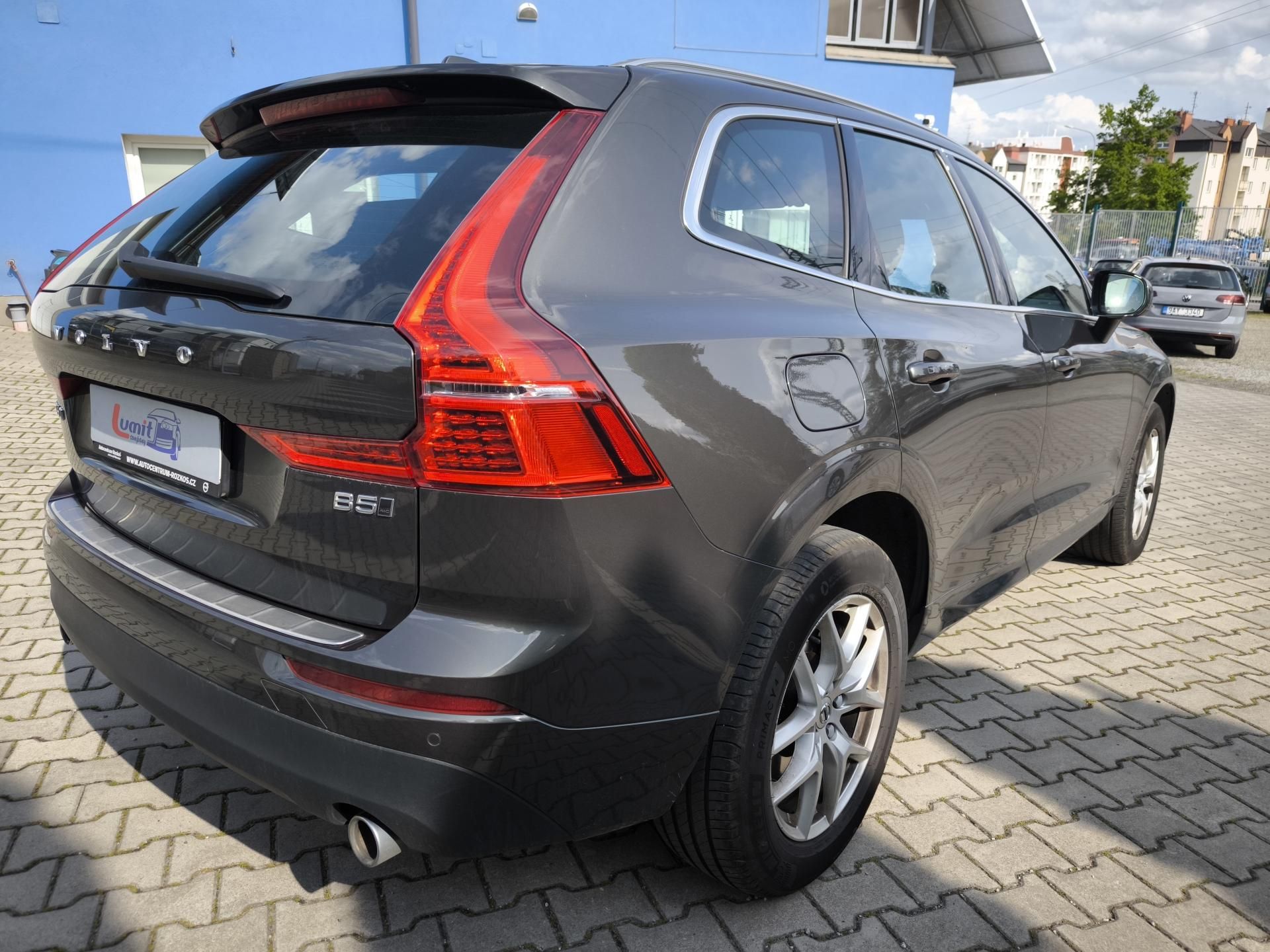 Volvo XC60, 2.0i B5 AWD Momentum Pro - fotka 5