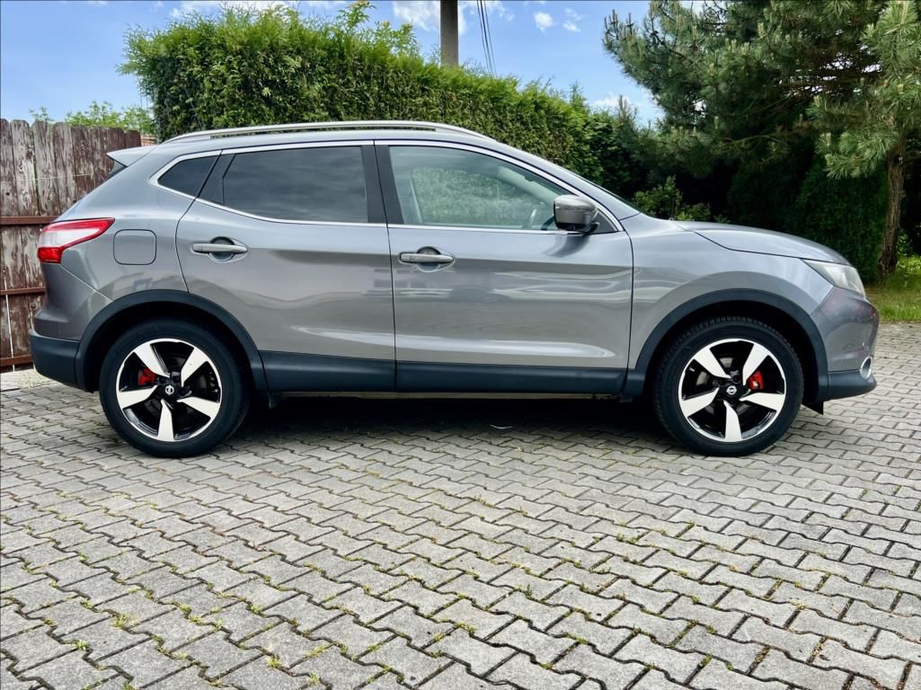 Nissan Qashqai, 1,6 dCi / 360° KAMERY / TAŽNÉ - fotka 6