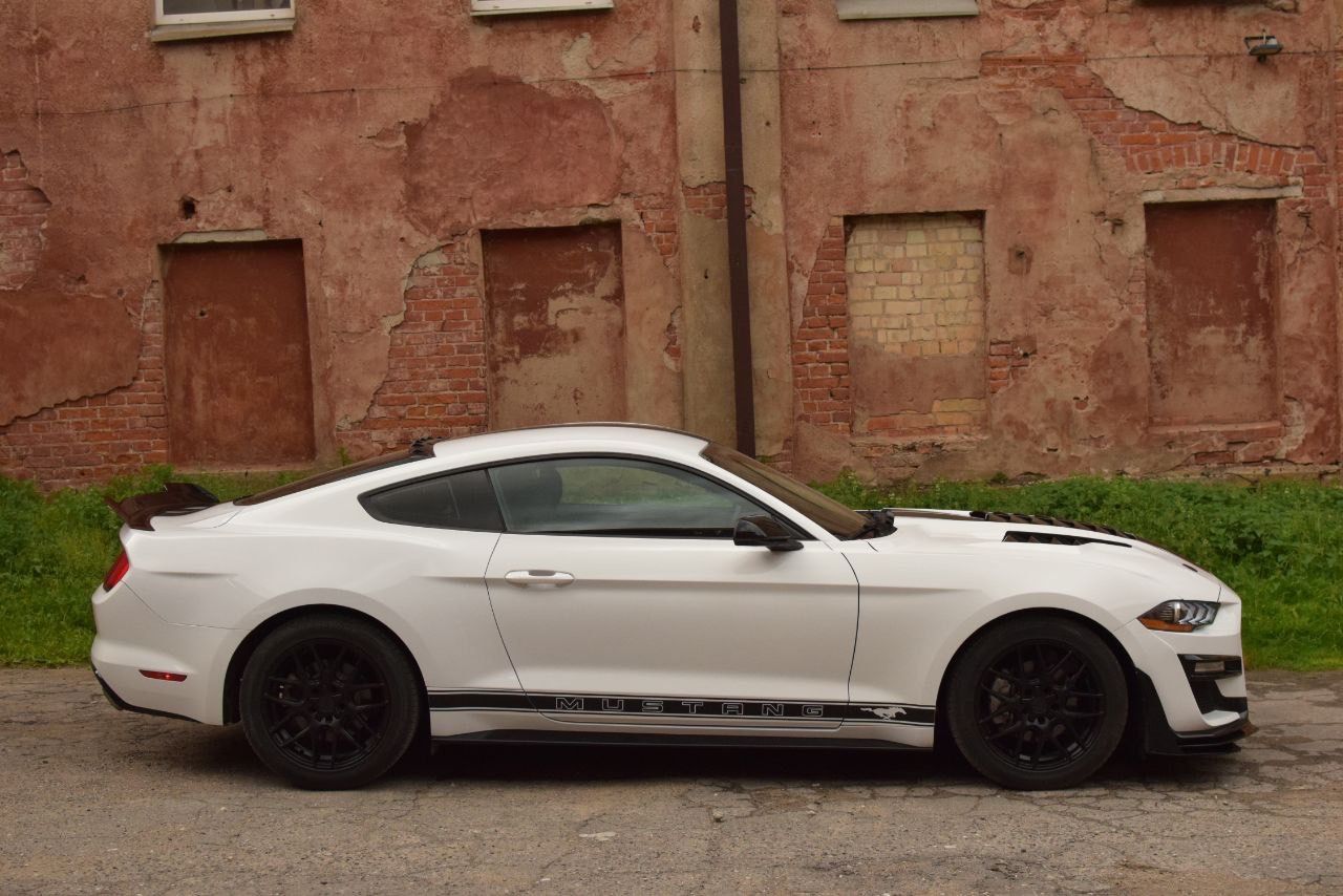 Ford Mustang, 3.7L Shelby GT500 Optik - fotka 6
