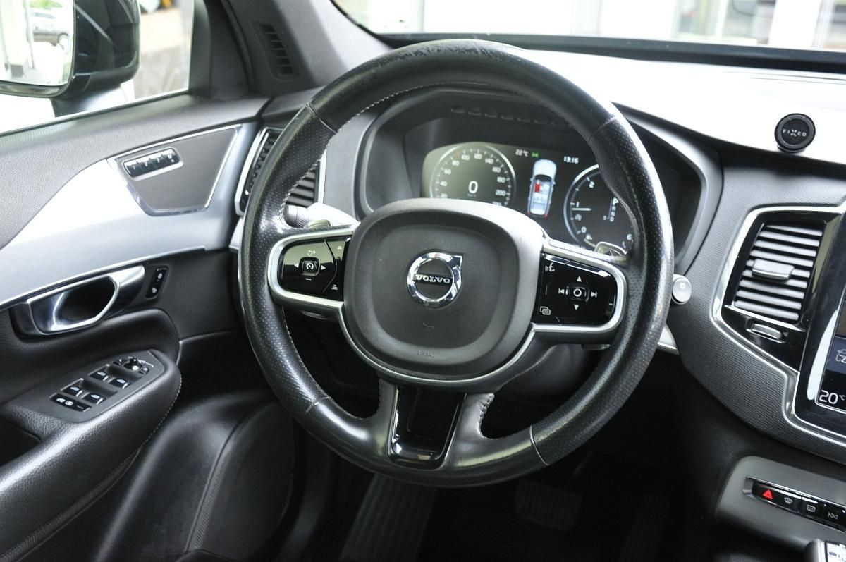 Volvo XC90, D5 AWD MOMENTUM ČR - fotka 6