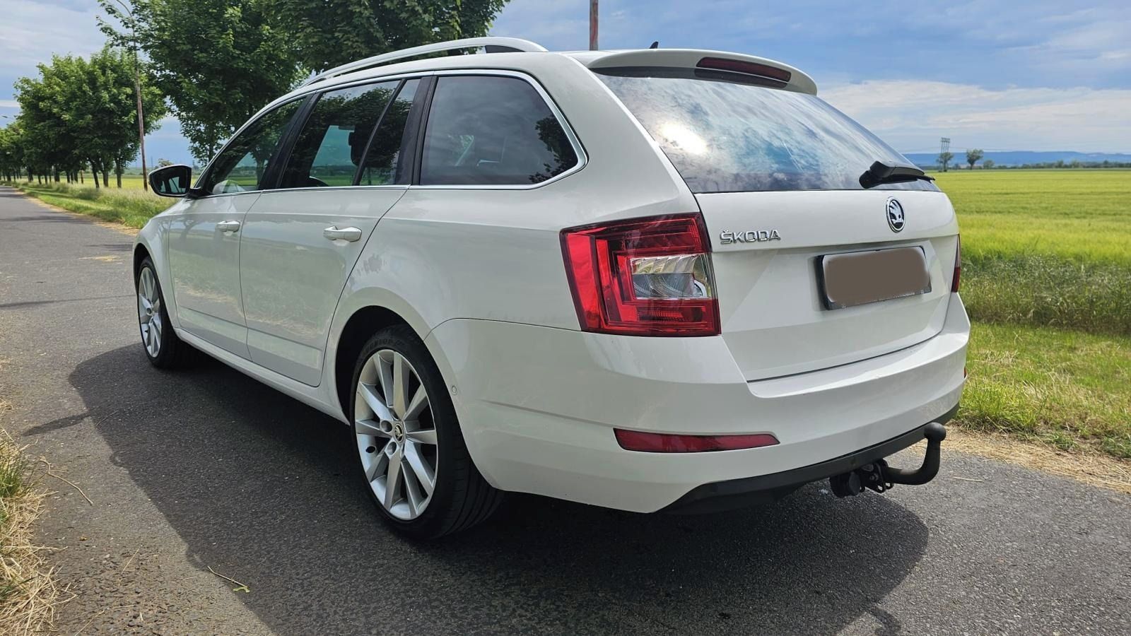 Škoda Octavia, 1,6 TDi  81 kW, DSG PANORAMA - fotka 3