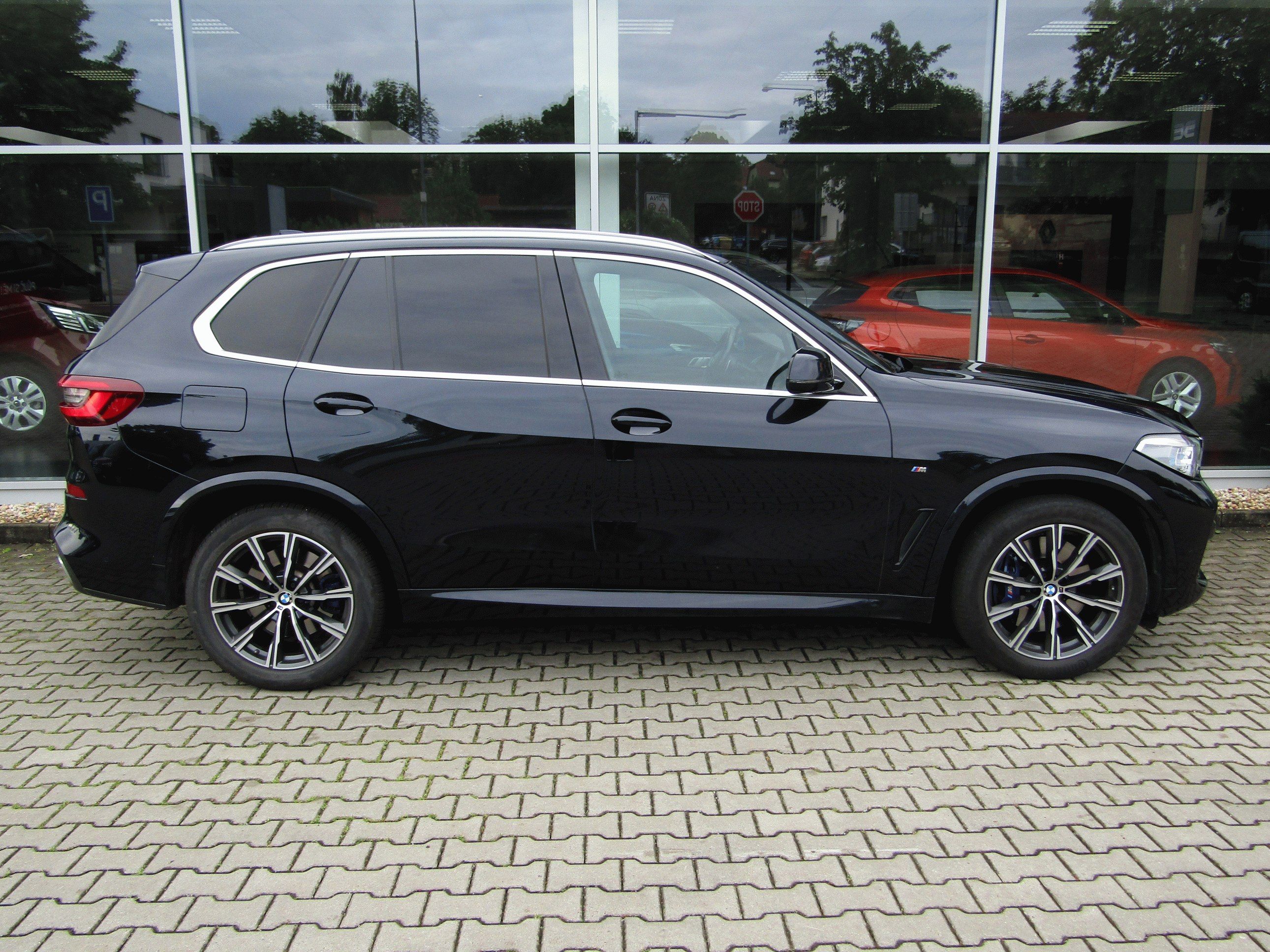 BMW X5, xDrive 40d 250 kW M Sport - fotka 3