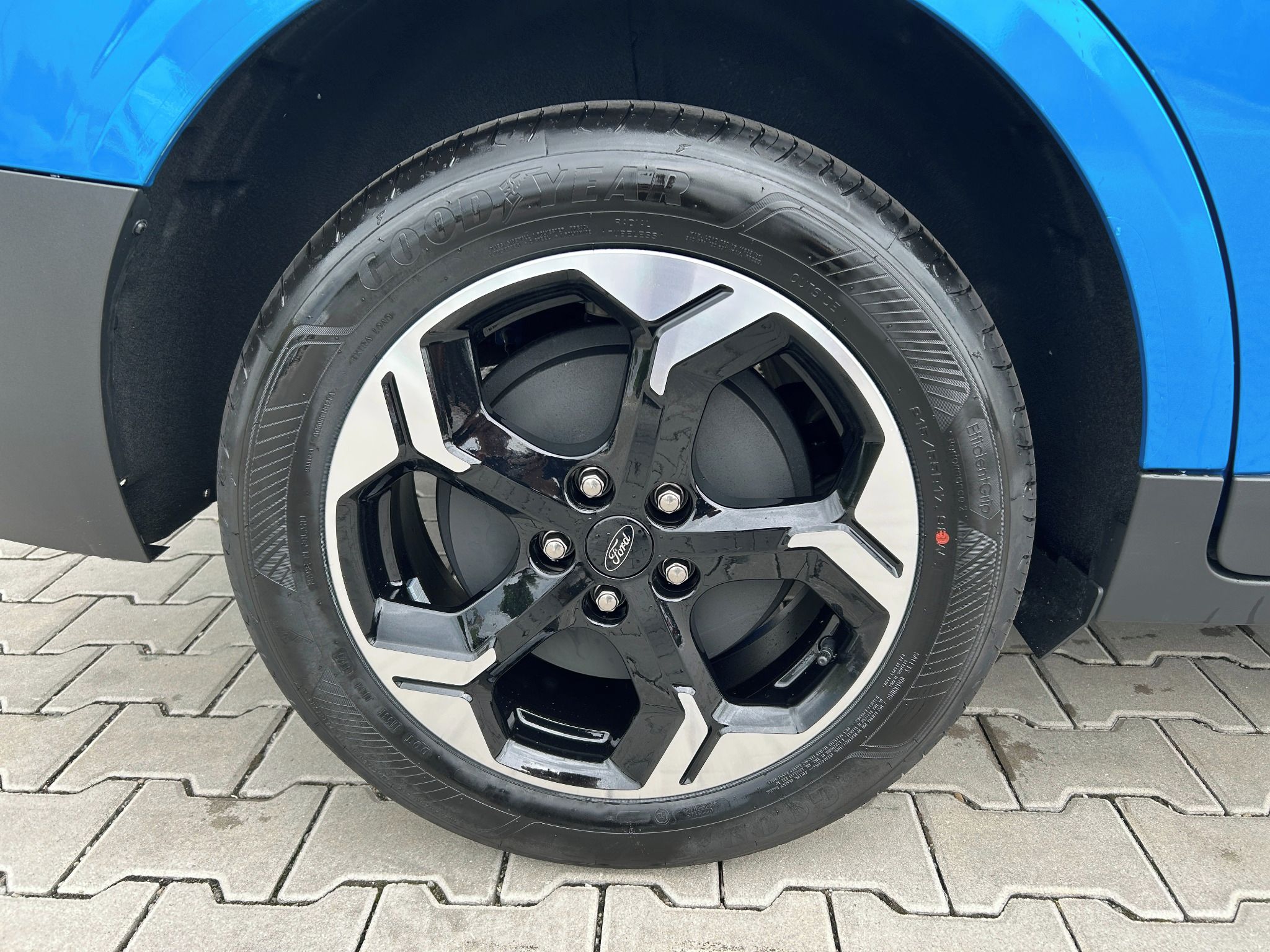 Ford Tourneo Courier, 43kWh Elektromotor Titanium L1 - fotka 6