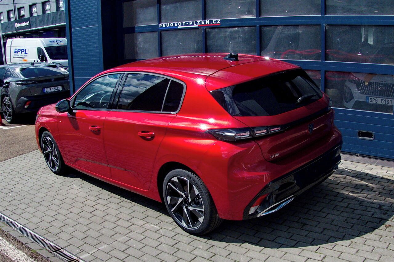 Peugeot 308, ALLURE Hybrid 145 e-DCS6 - fotka 2