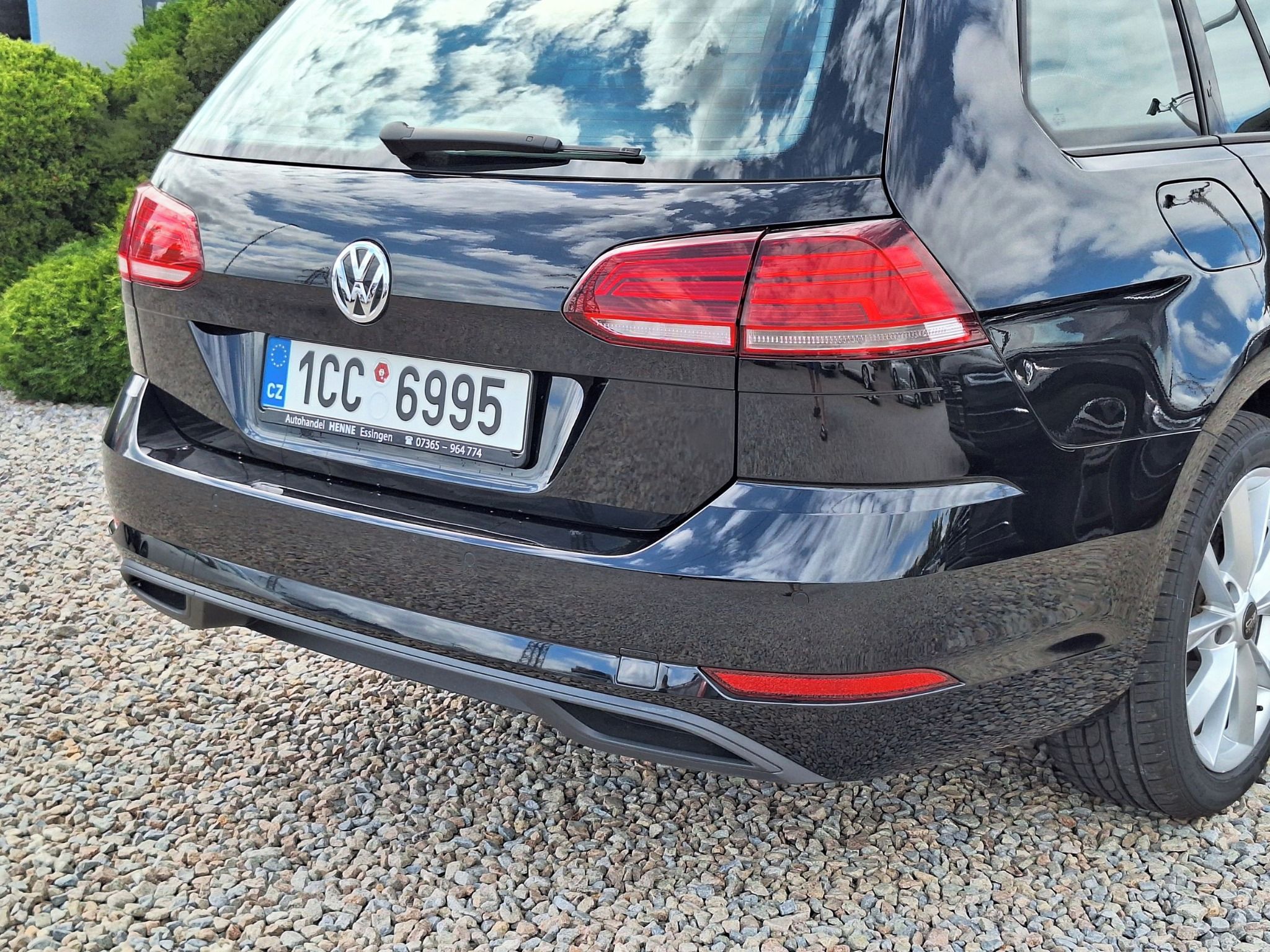 Volkswagen Golf, 1,0TSi ALU 17" NOVÉ PNEU - fotka 5