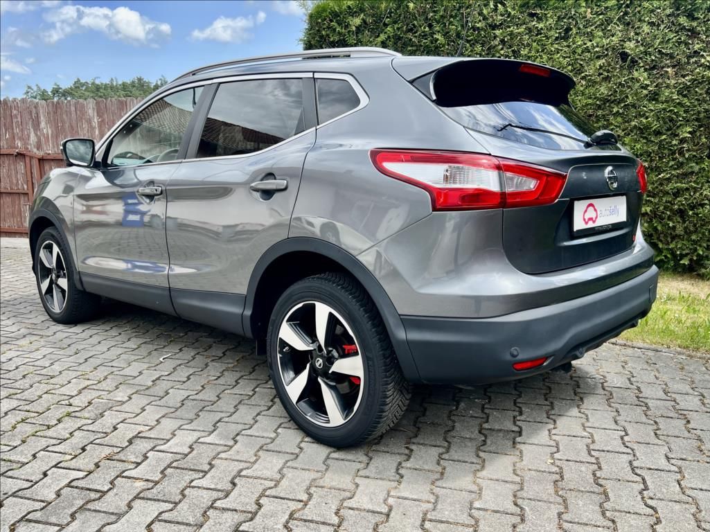 Nissan Qashqai, 1,6 dCi / 360° KAMERY / TAŽNÉ - fotka 3