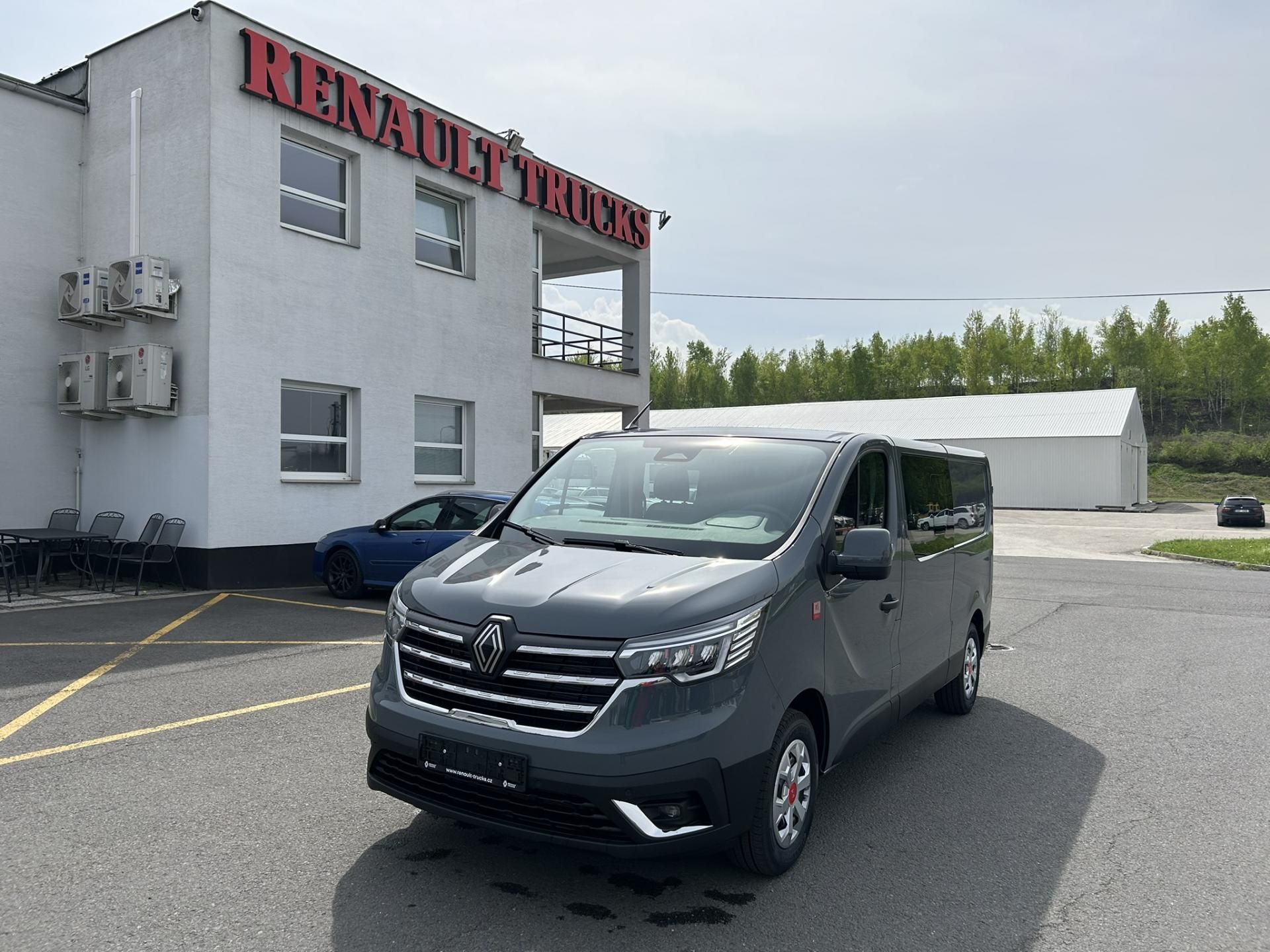 Renault Trafic, CREW VAN L2H1 150k RED 6 MÍST