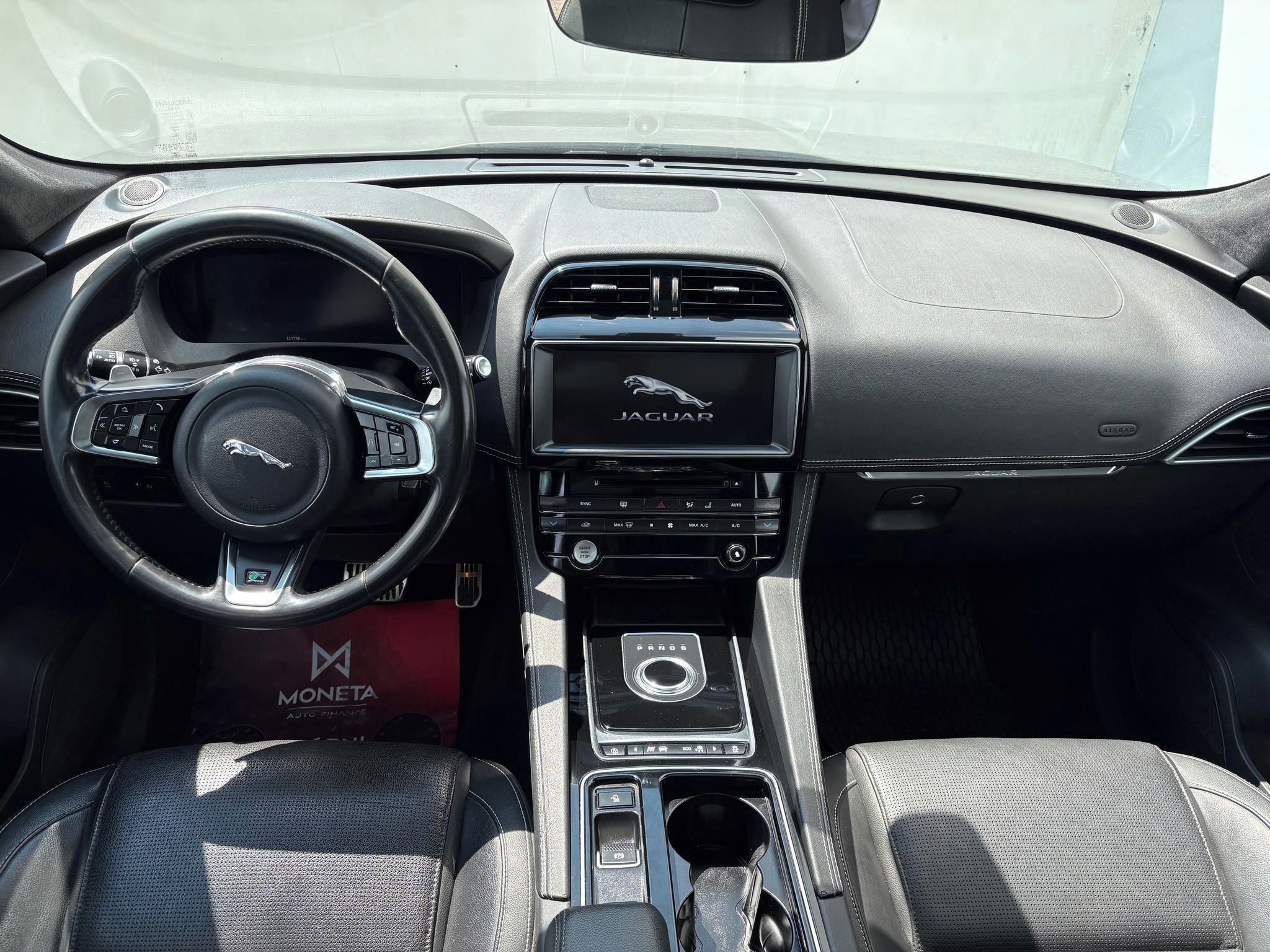Jaguar F-Pace, 20d R-Sport AWD - fotka 5