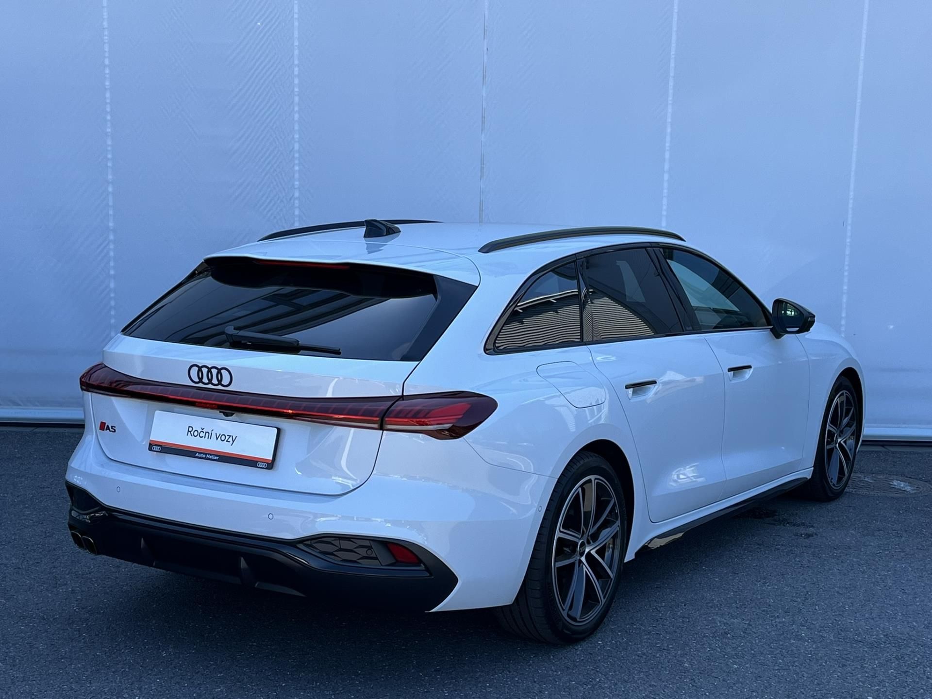 Audi A5, 2.0TDi 150kW quatrro - fotka 2