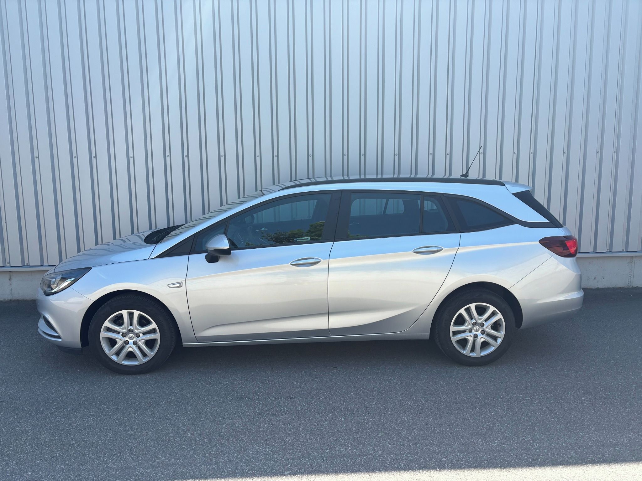 Opel Astra, Opel Astra combi 1.6 CDTi,81kw - fotka 2