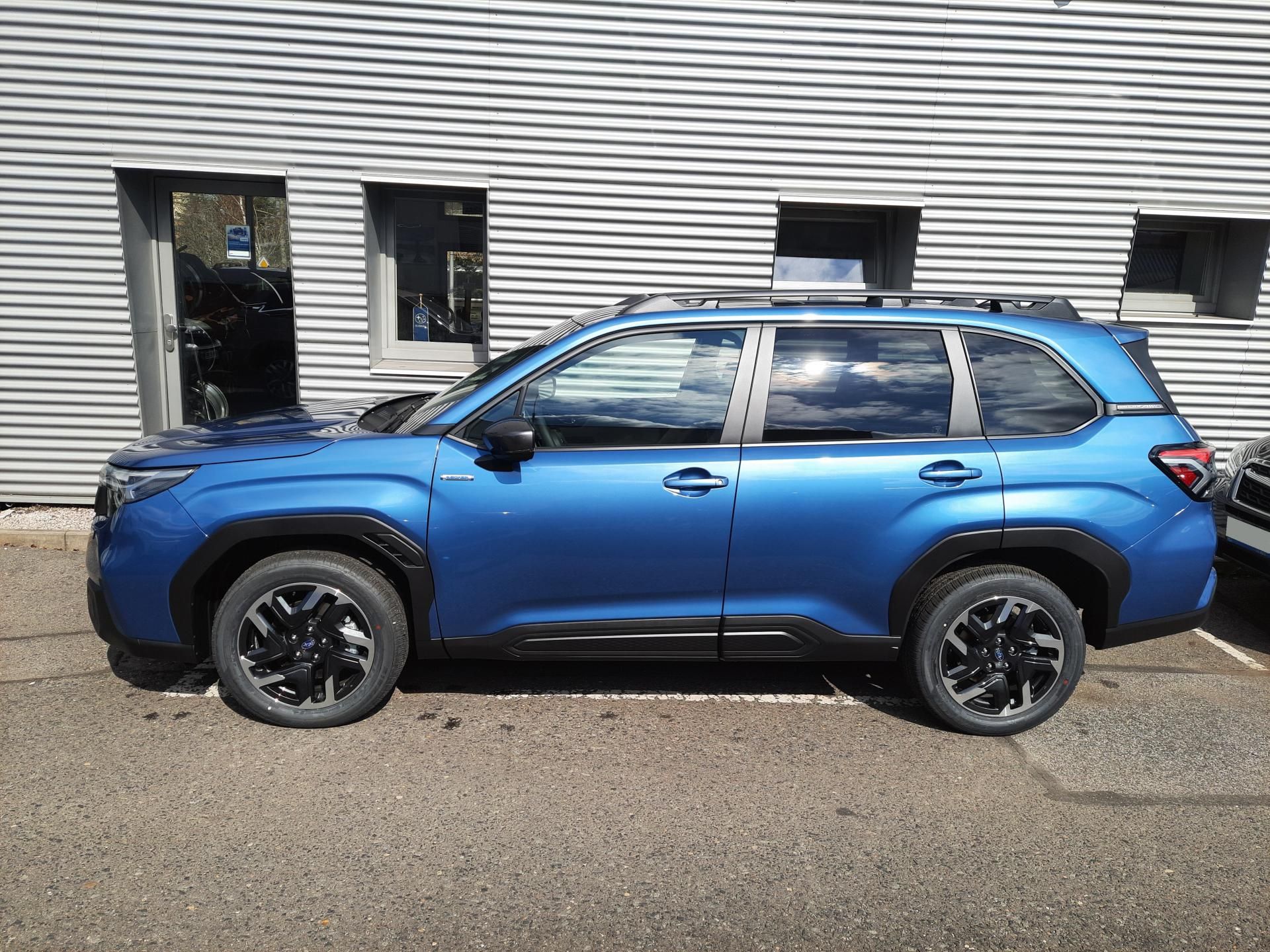 Subaru Forester, NOVÝ FORESTER 2,0i COM. NAVI - fotka 4
