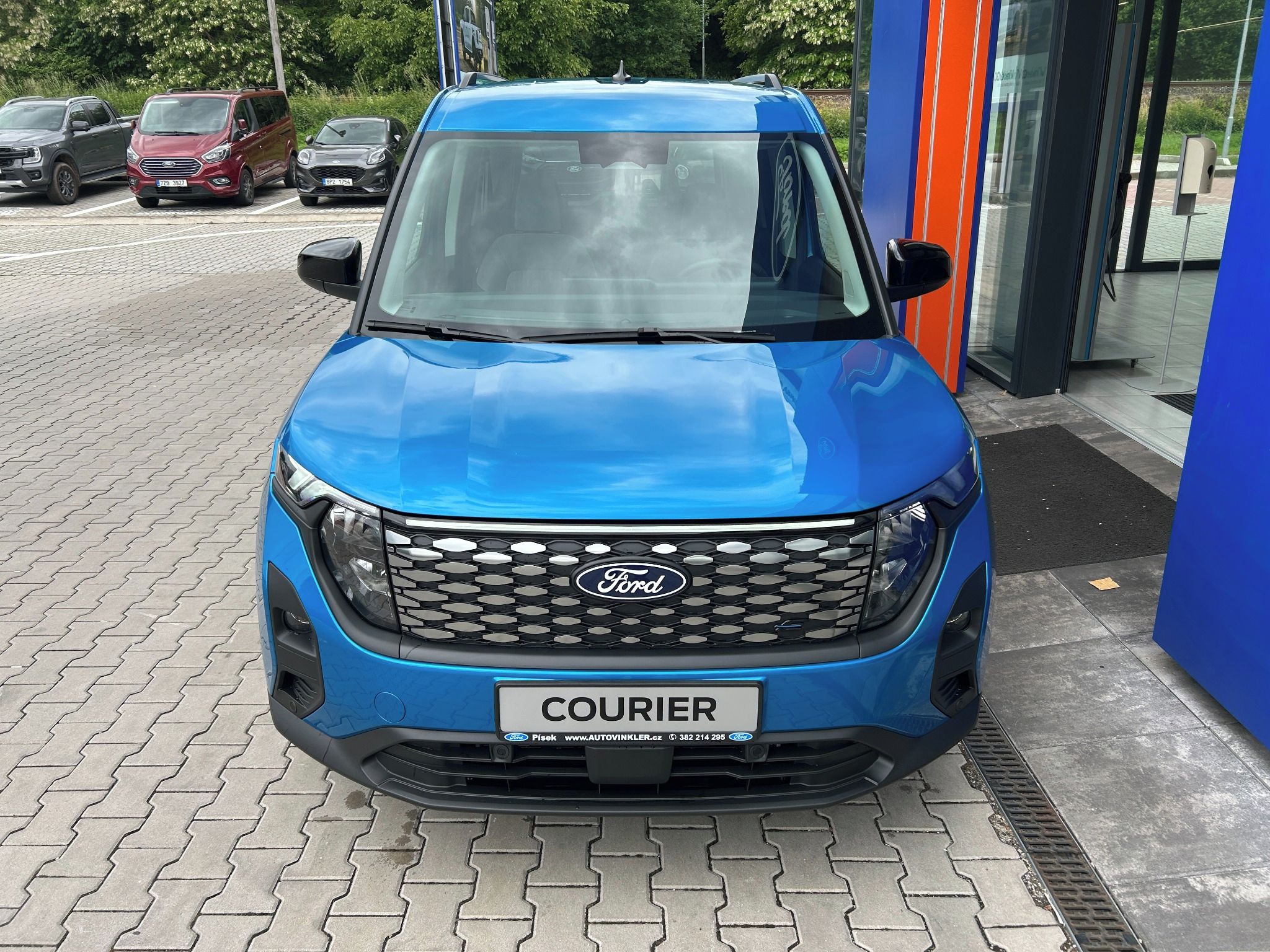 Ford Tourneo Courier, 43kWh Elektromotor Titanium L1 - fotka 2