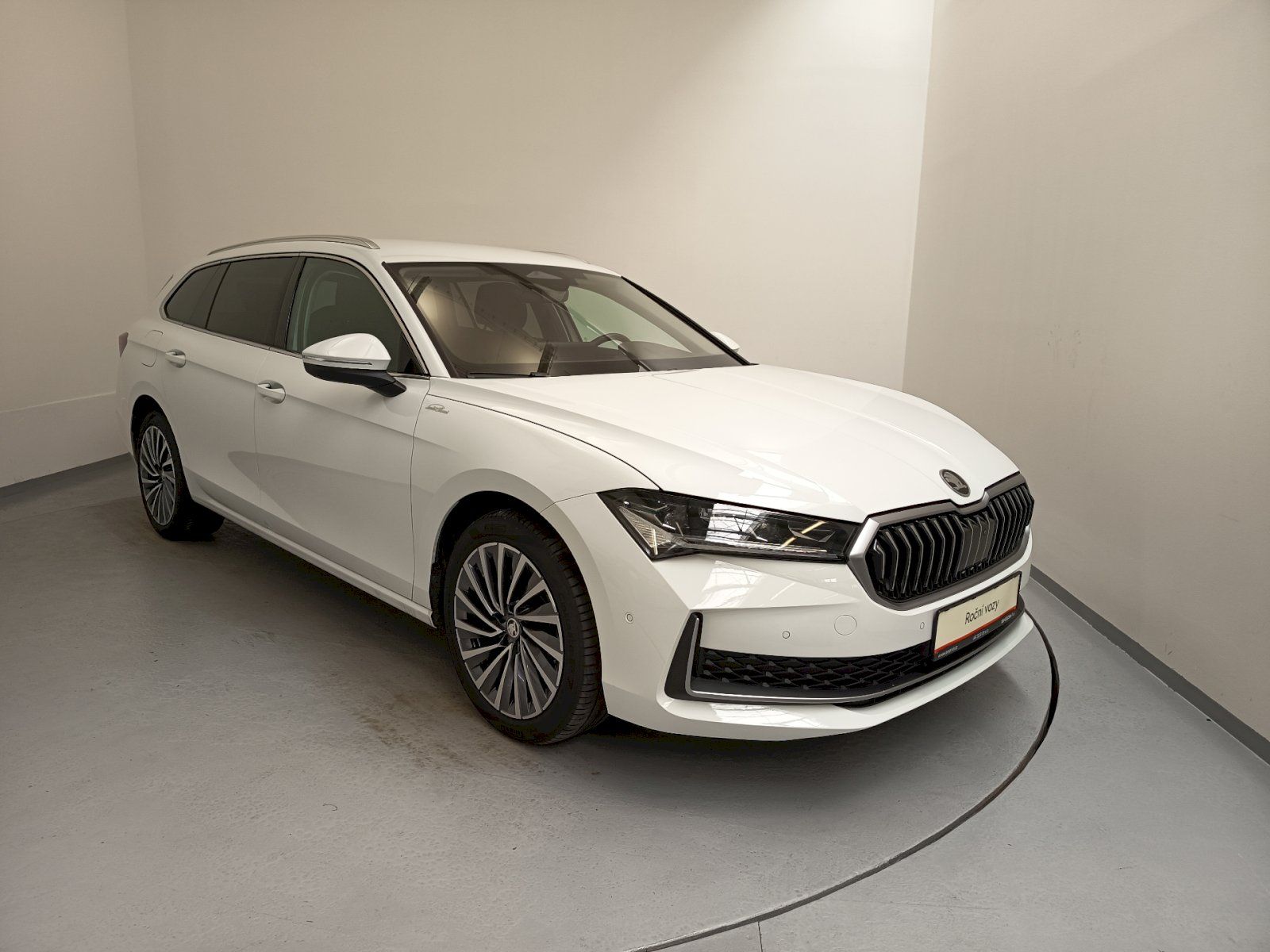 Škoda Superb, L&K 2.0TDI/142kW 4x4 7DSG - fotka 6