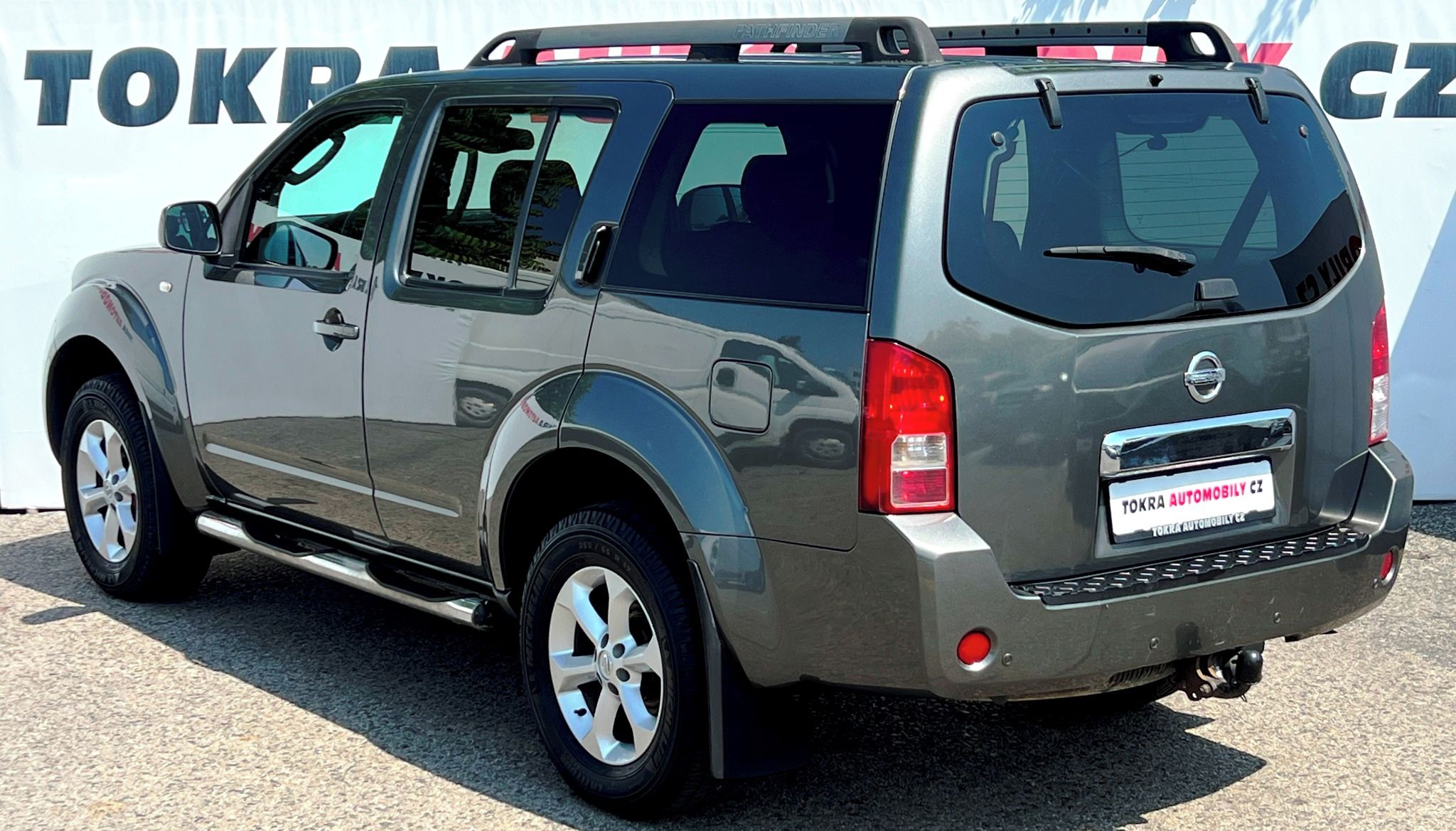 Nissan Pathfinder, 2.5dCI 4WD A/T Klima Tažné ČR - fotka 6
