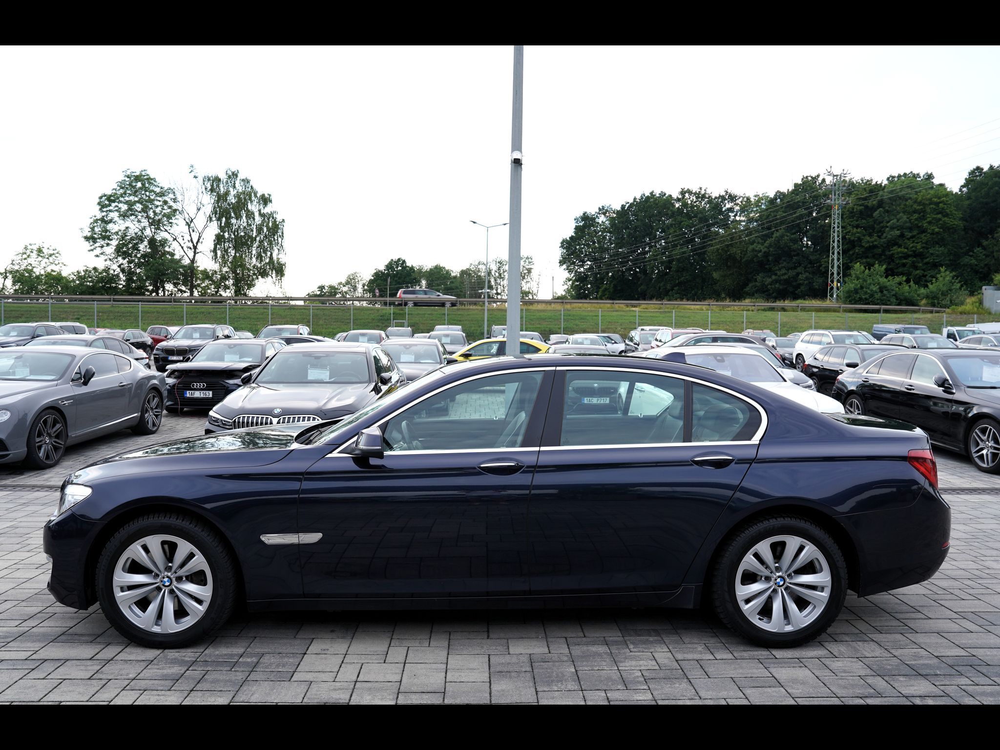 BMW Řada 7, 740d xDrive/AT/230 Kw/facelift - fotka 3