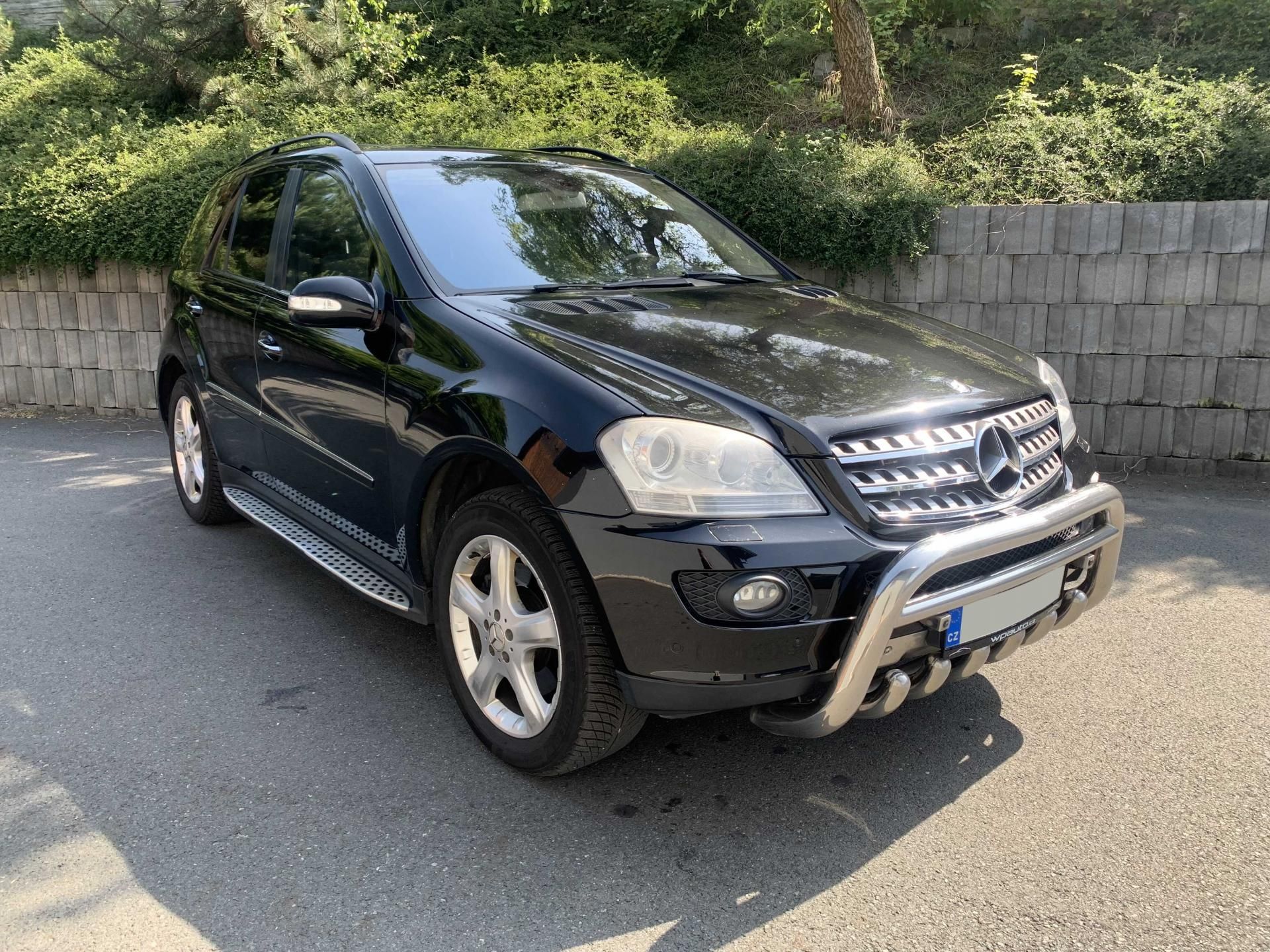 Mercedes-Benz Třídy M, ML 420 CDi V8 4MATIC VZDUCH - fotka 3
