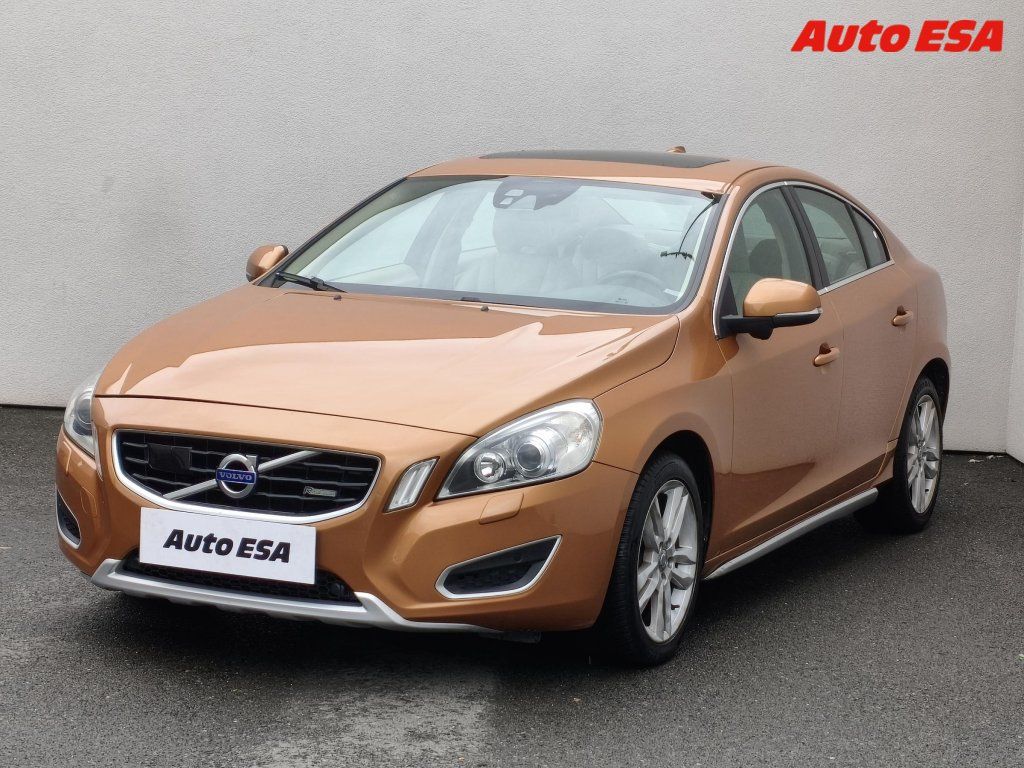 Volvo S60, 2.0 T,ČR,Summum,AT - fotka 3